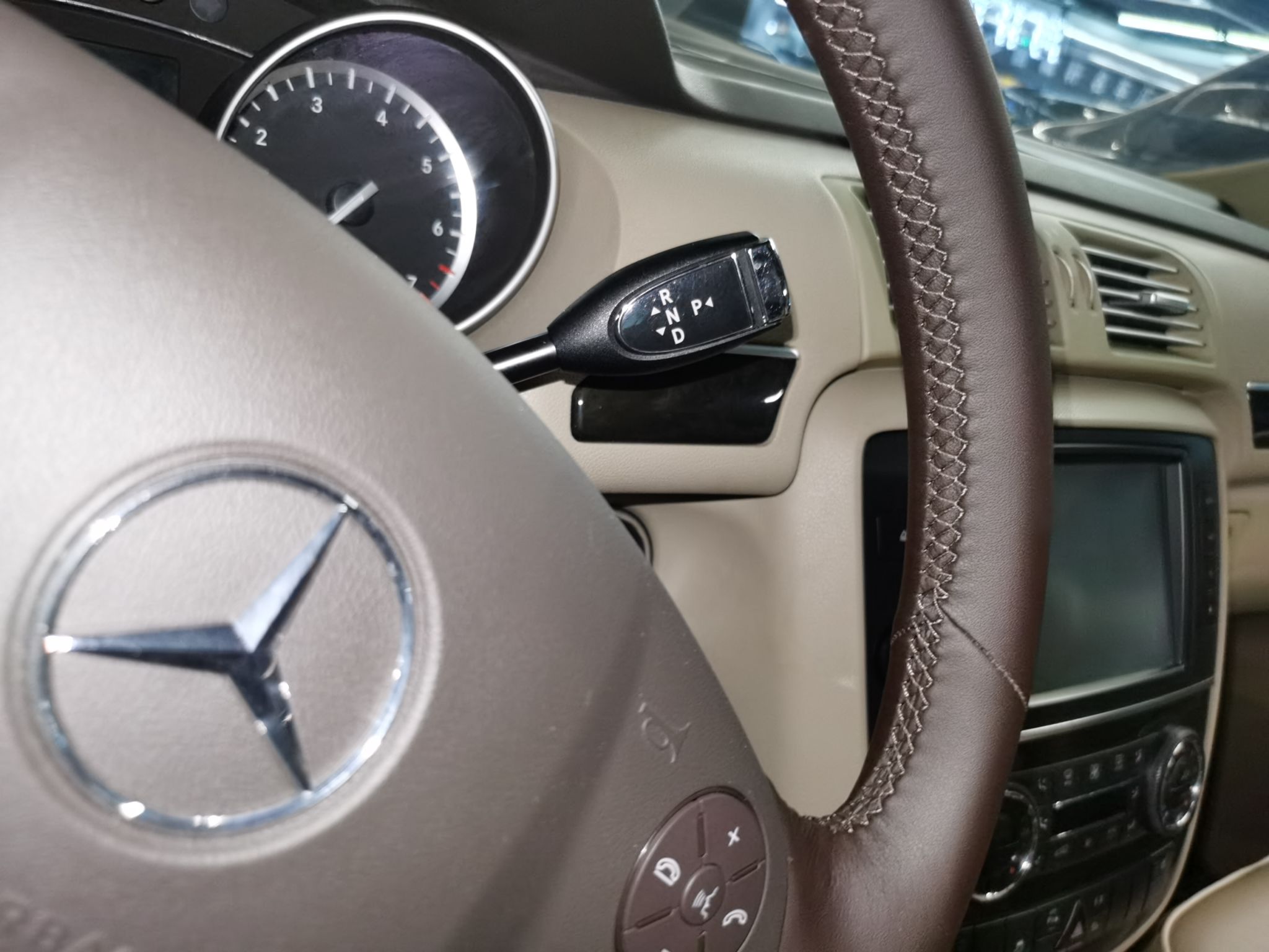 奔驰R级 2014款 R 400 4MATIC 商务型(进口)