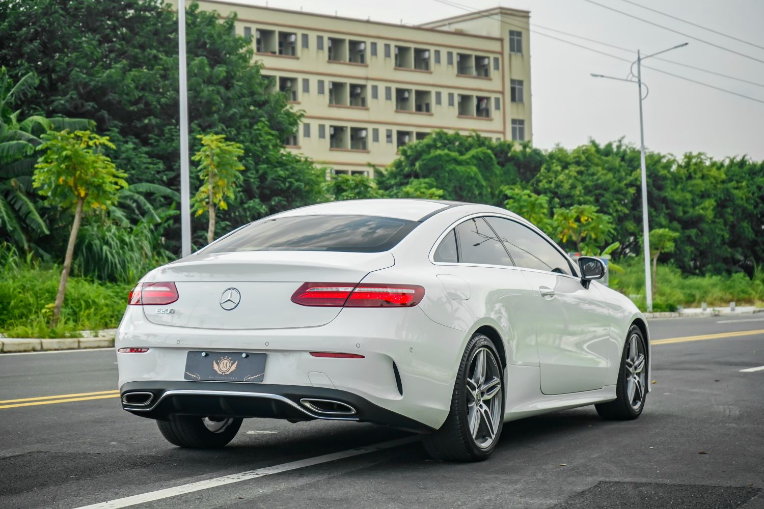 奔驰E级 2018款 E 200 轿跑车(进口)