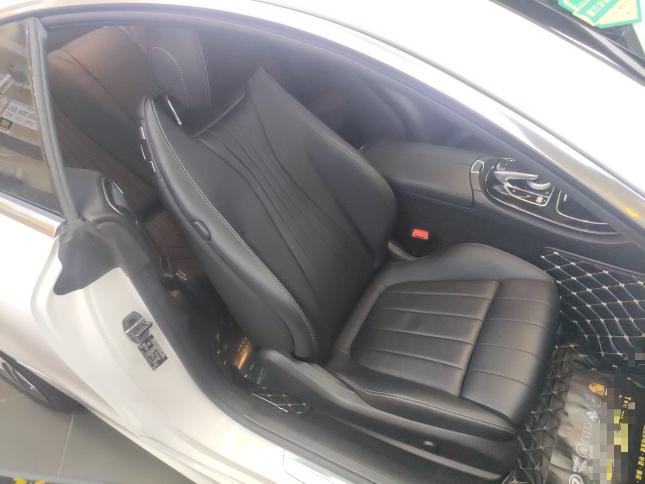 奔驰E级 2018款 E 200 轿跑车(进口)