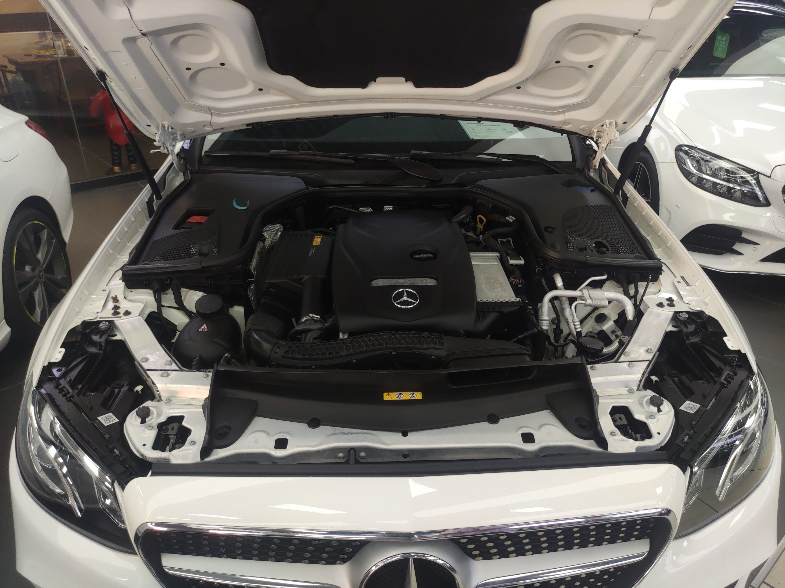 奔驰E级 2018款 E 200 轿跑车(进口)