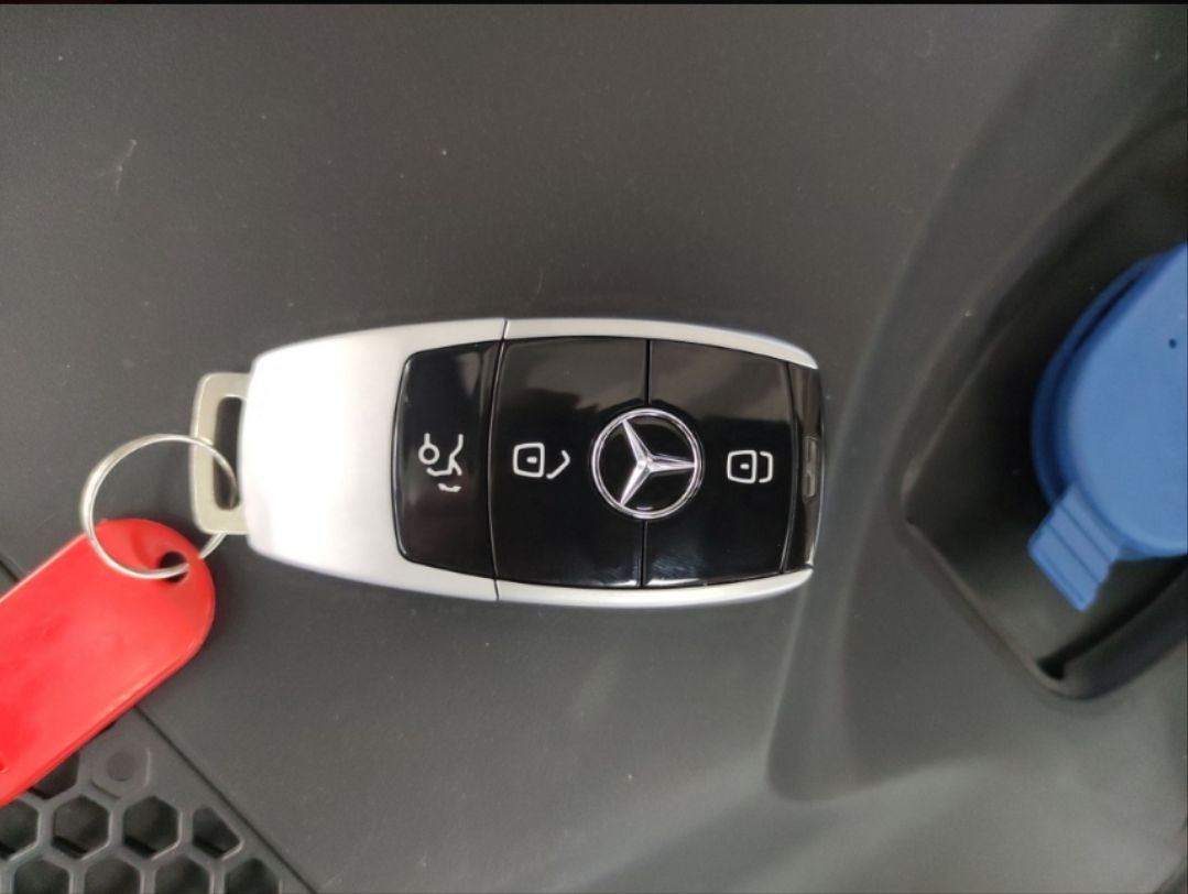 奔驰E级 2018款 E 200 轿跑车(进口)