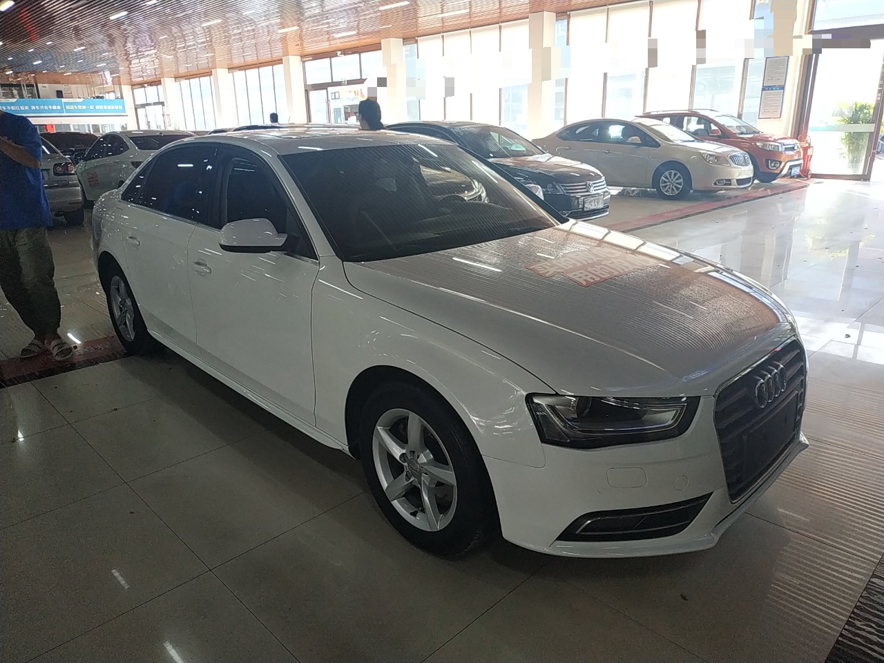 奥迪A4L 2013款 35 TFSI 自动标准型