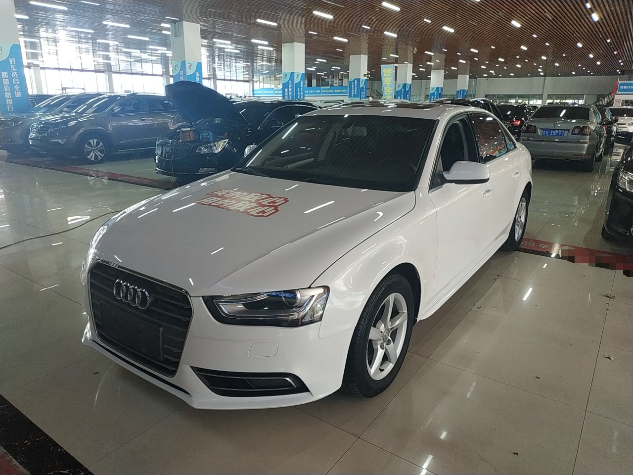 奥迪A4L 2013款 35 TFSI 自动标准型