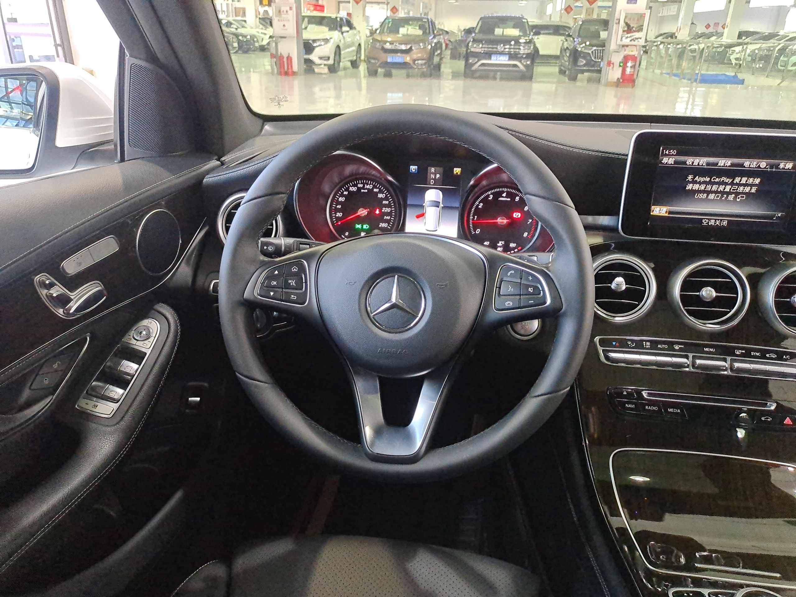 奔驰GLC级 2018款 改款 GLC 260 4MATIC 豪华型