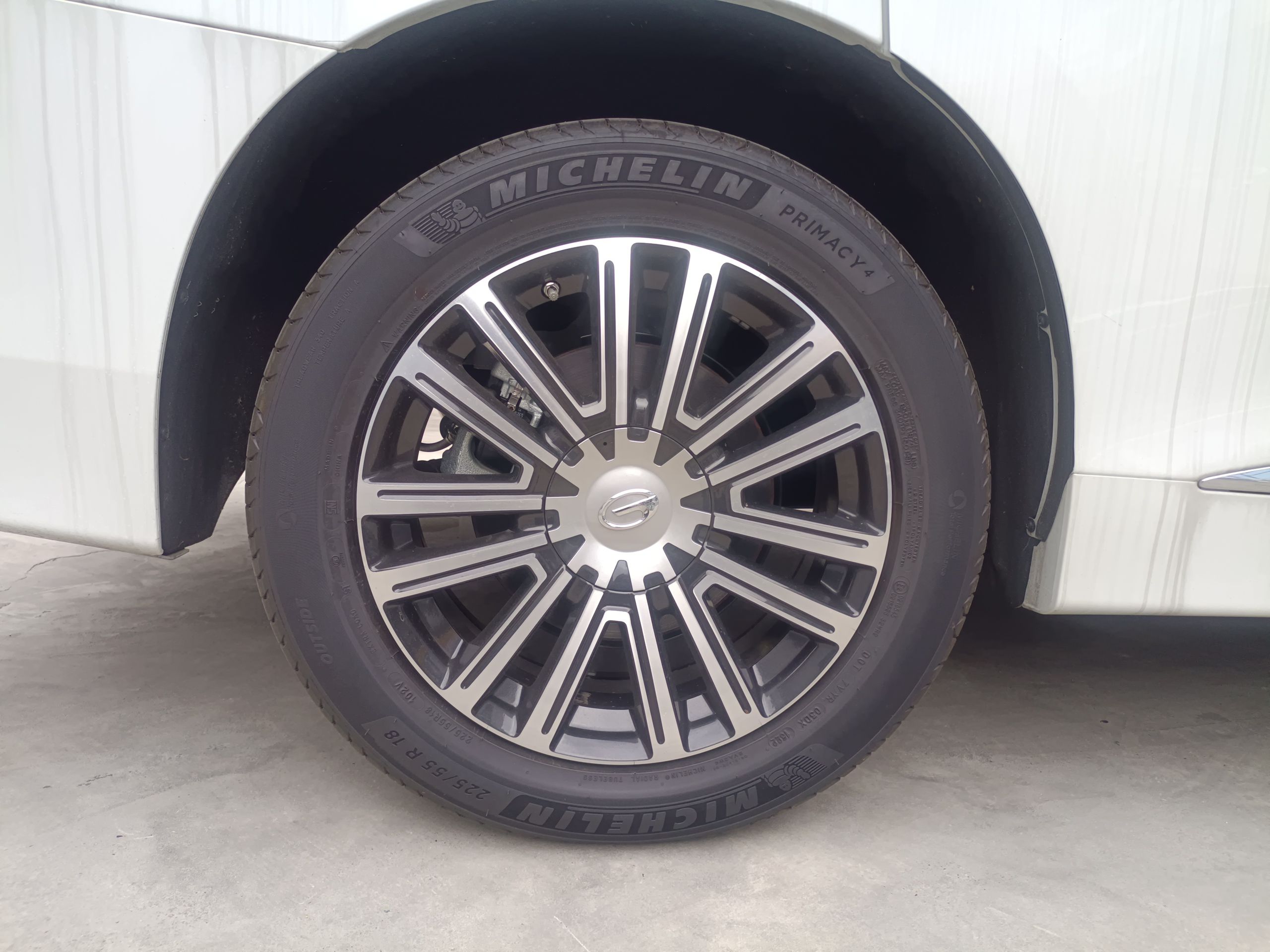 广汽传祺 传祺M8 2023款 领秀系列 390T 尊贵版