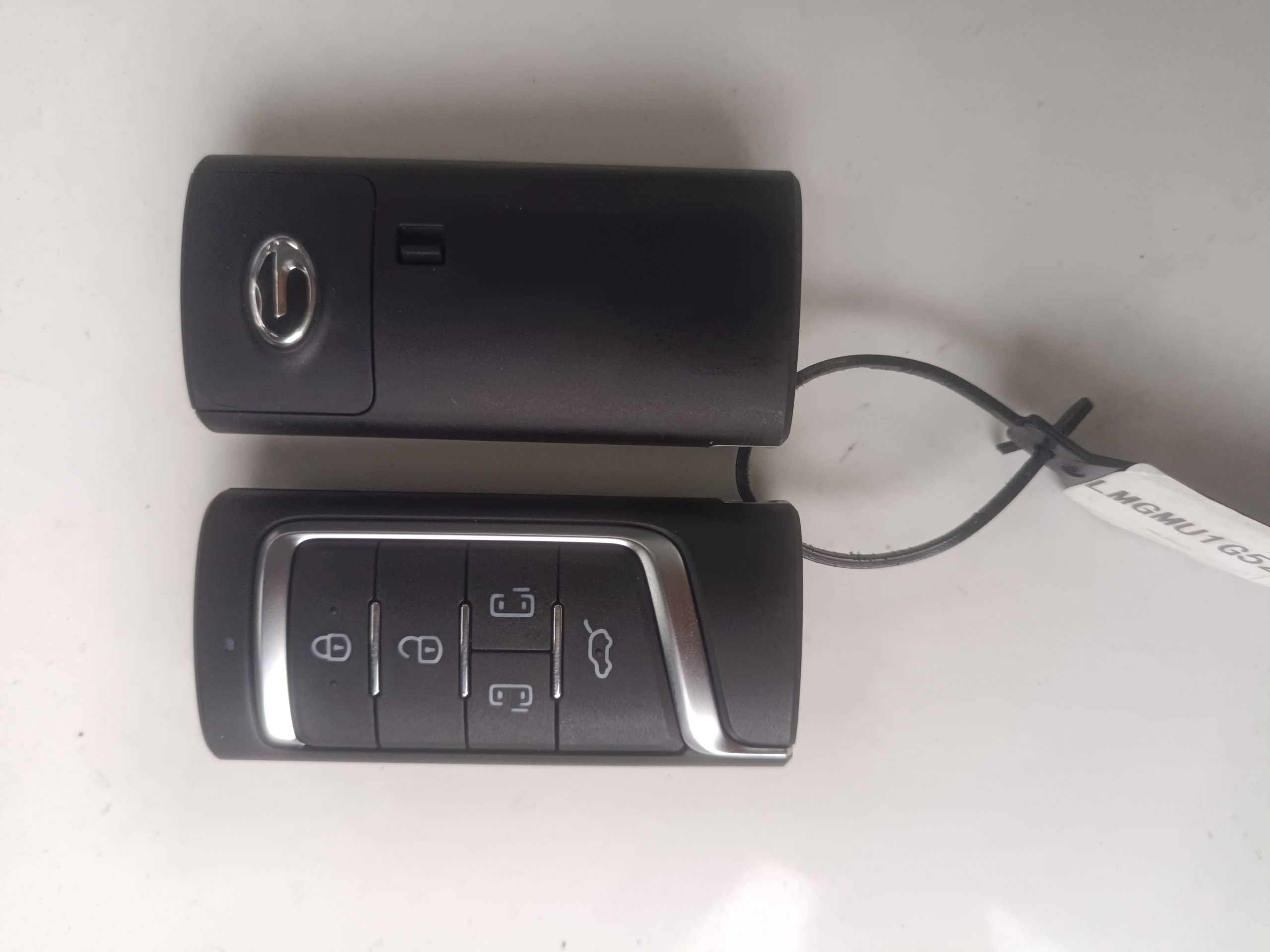 广汽传祺 传祺M8 2023款 领秀系列 390T 尊贵版