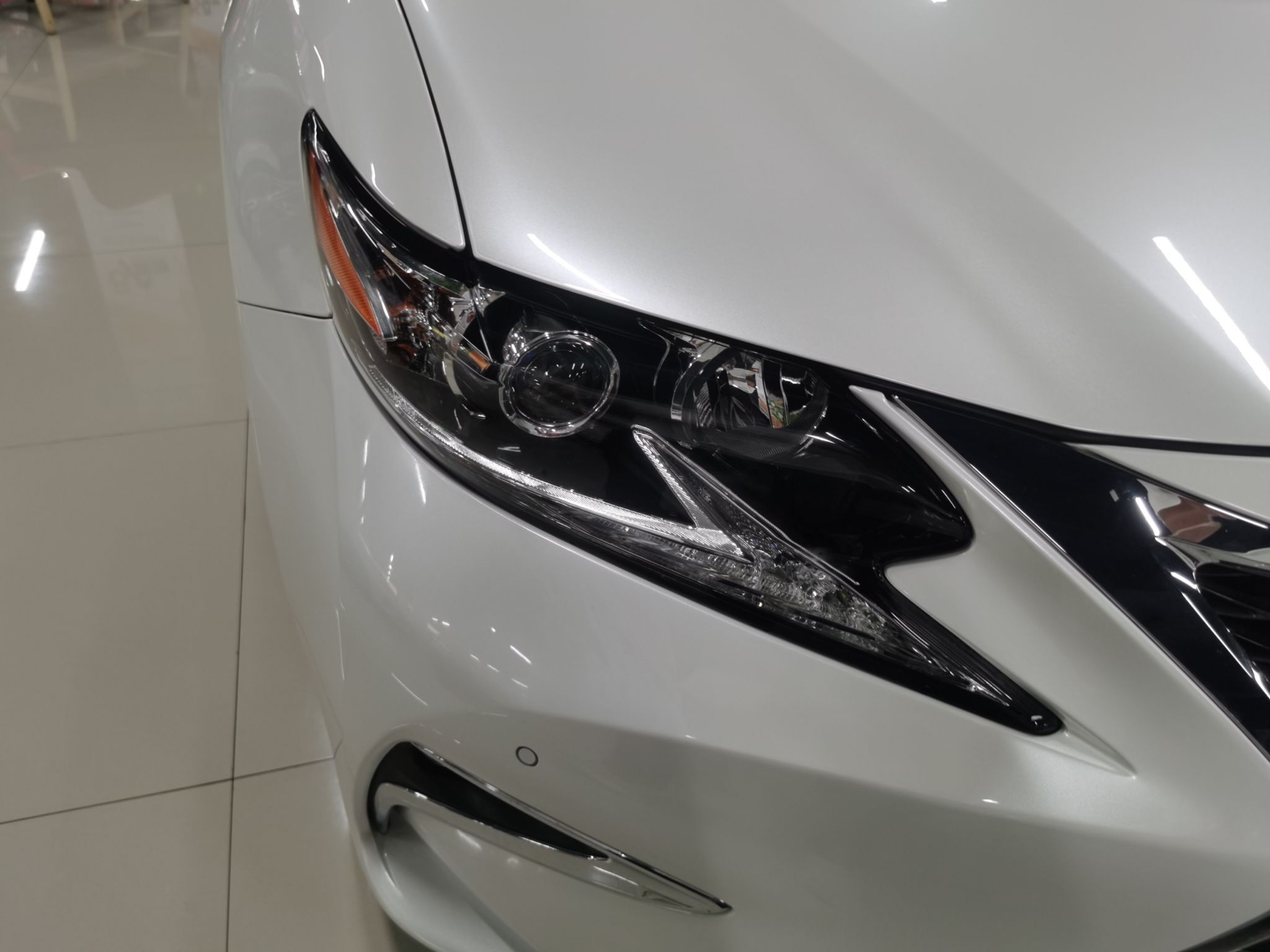 雷克萨斯ES 2015款 200 精英版