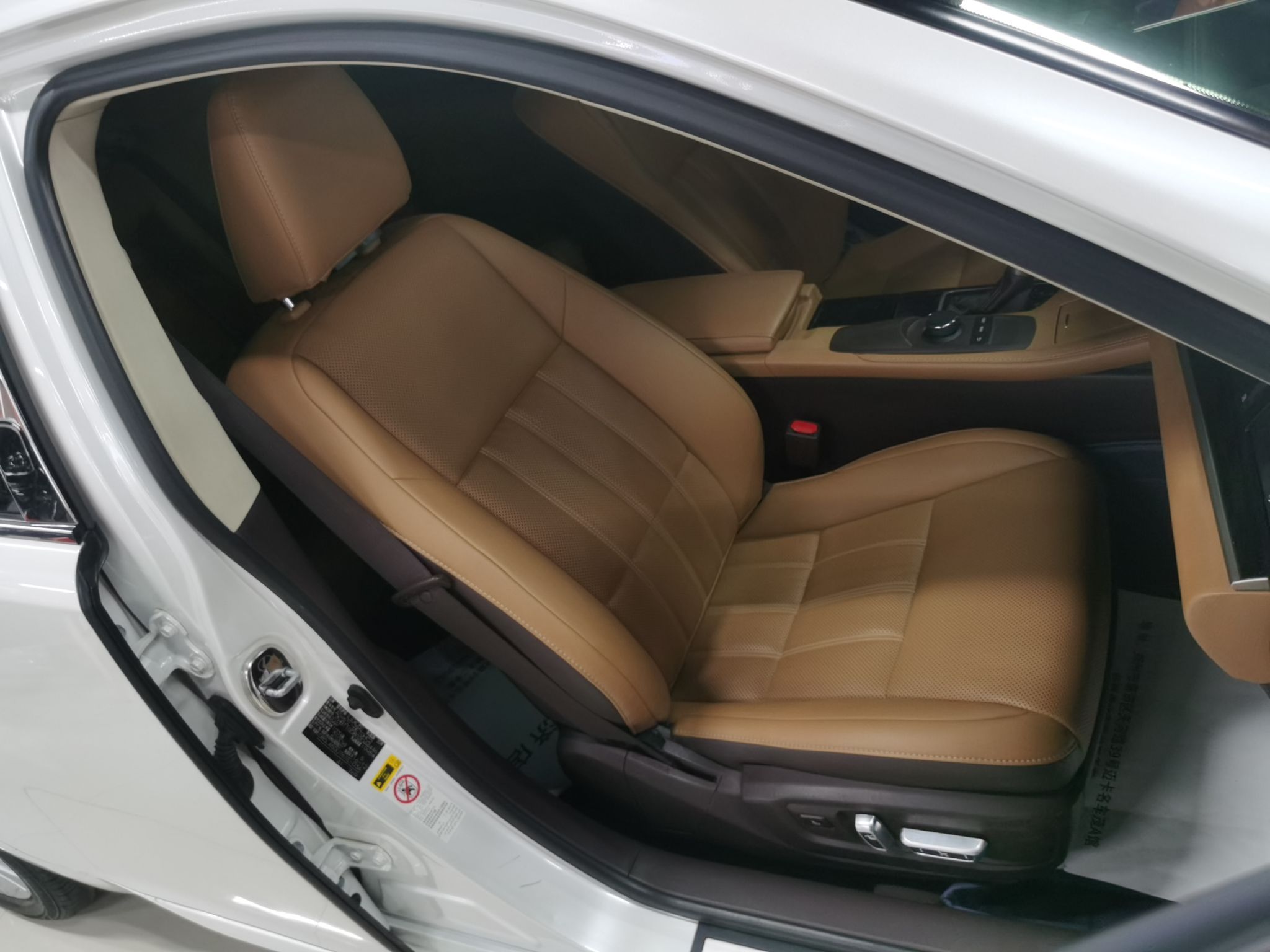 雷克萨斯ES 2015款 200 精英版