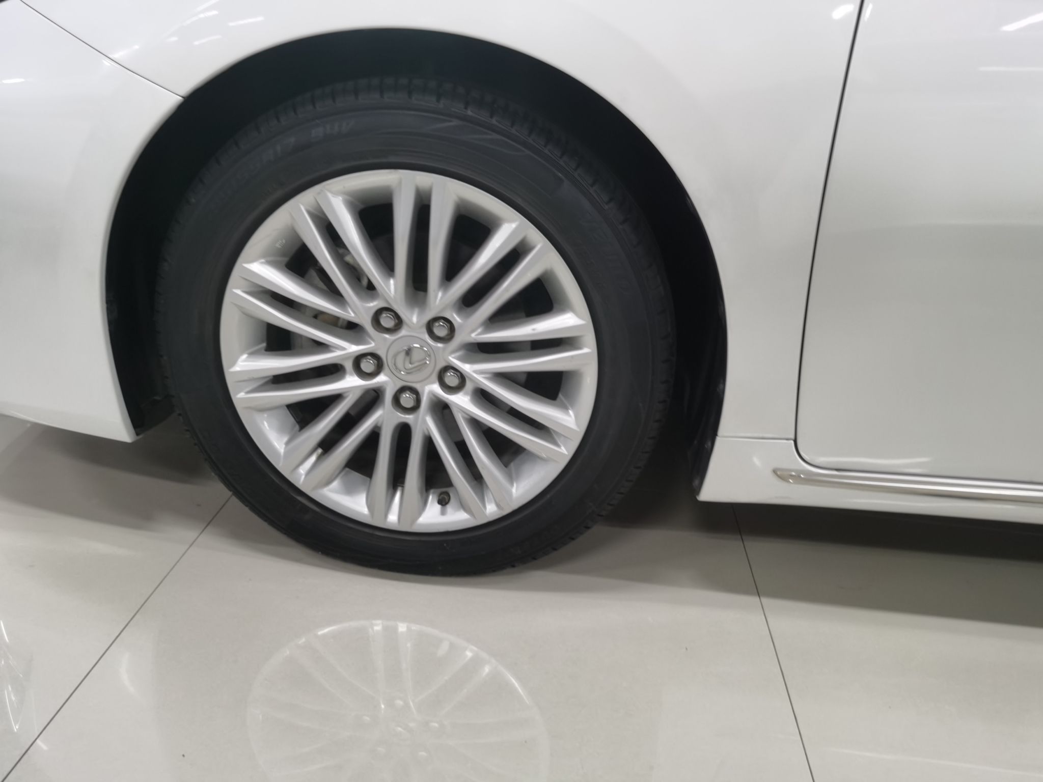 雷克萨斯ES 2015款 200 精英版