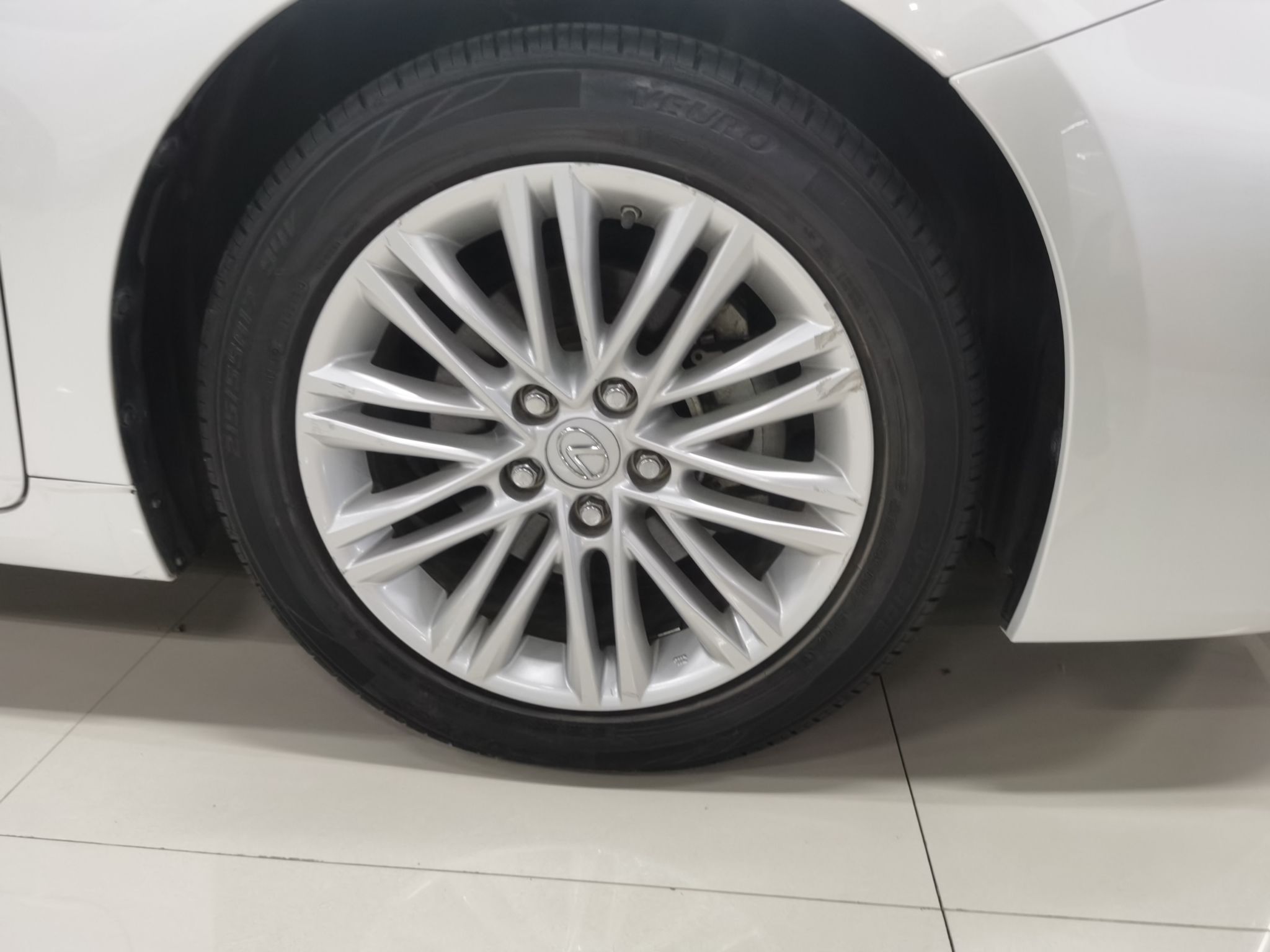 雷克萨斯ES 2015款 200 精英版