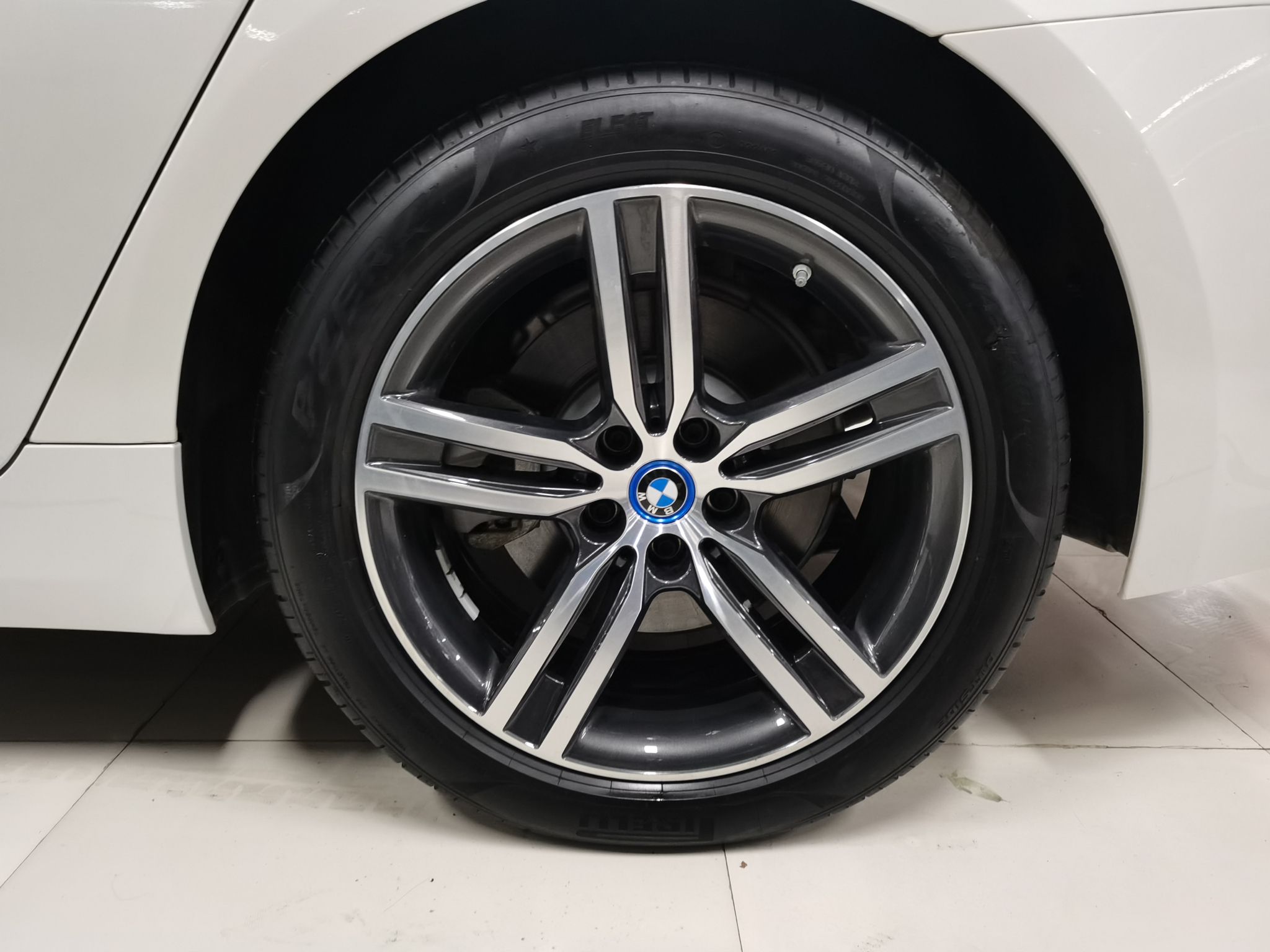 宝马5系新能源 2022款 改款 535Le 豪华套装