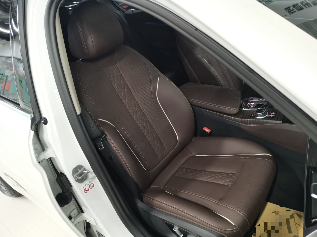 宝马5系新能源 2022款 改款 535Le 豪华套装