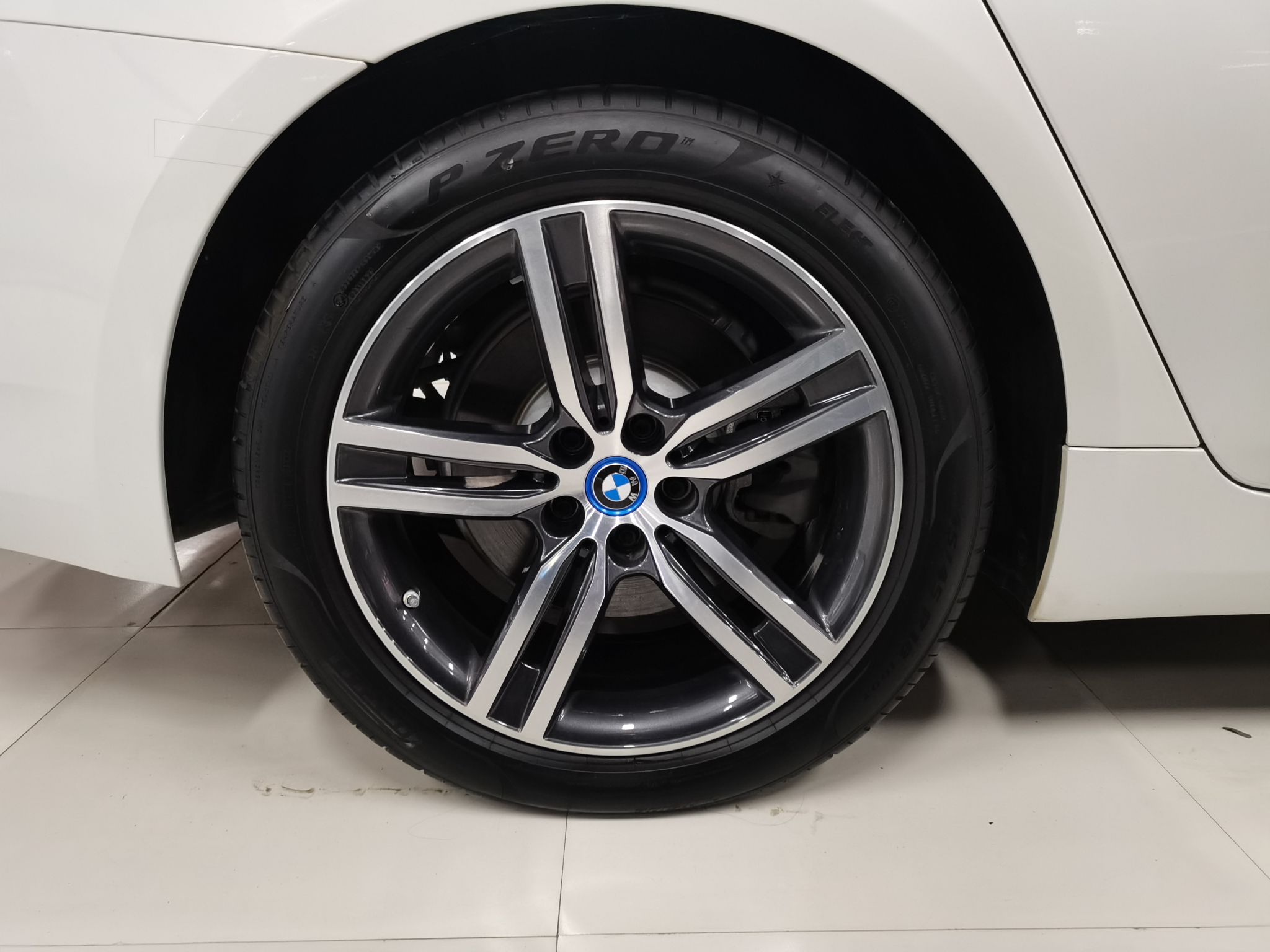 宝马5系新能源 2022款 改款 535Le 豪华套装