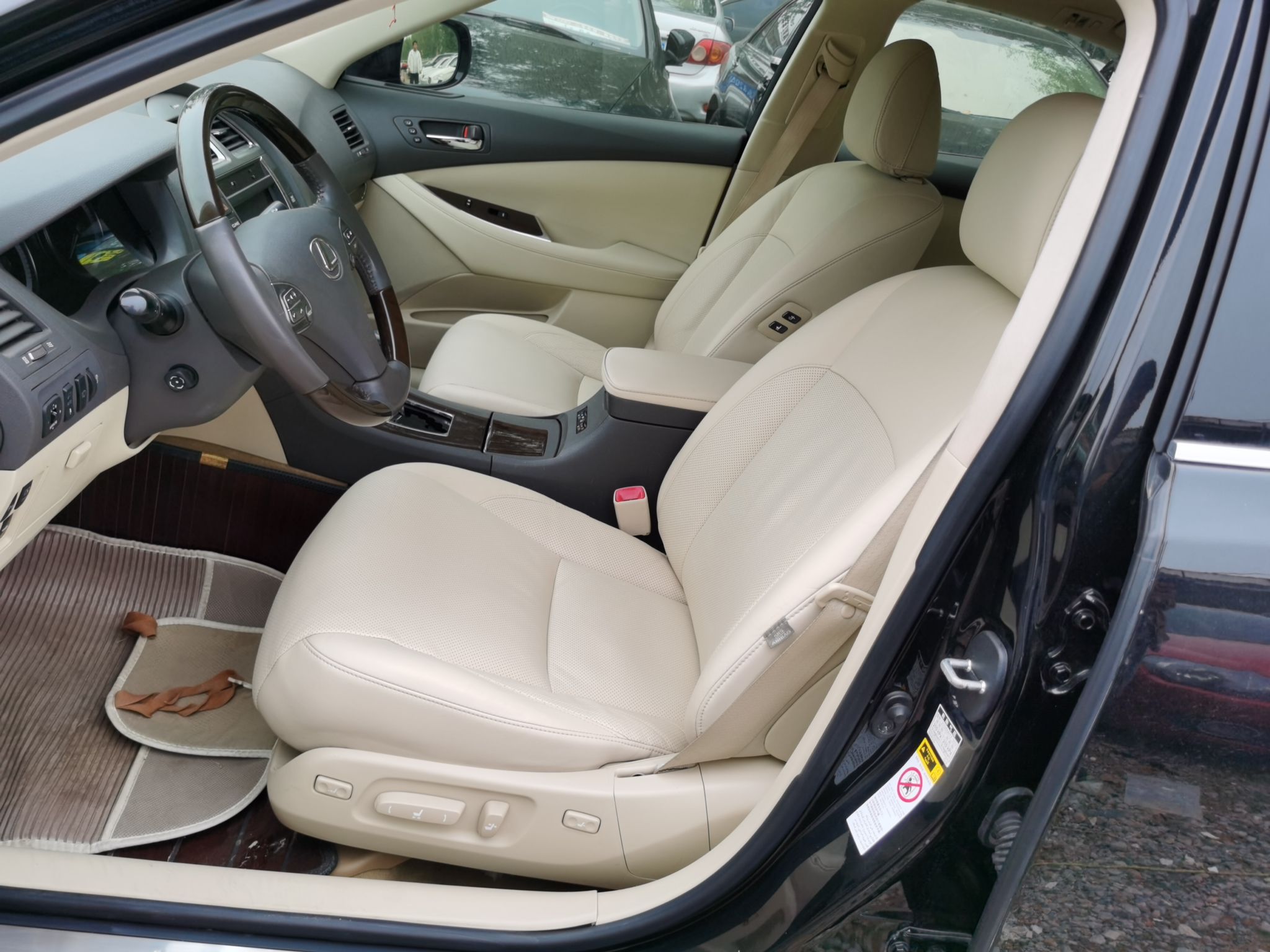 雷克萨斯ES 2010款 240 豪华版