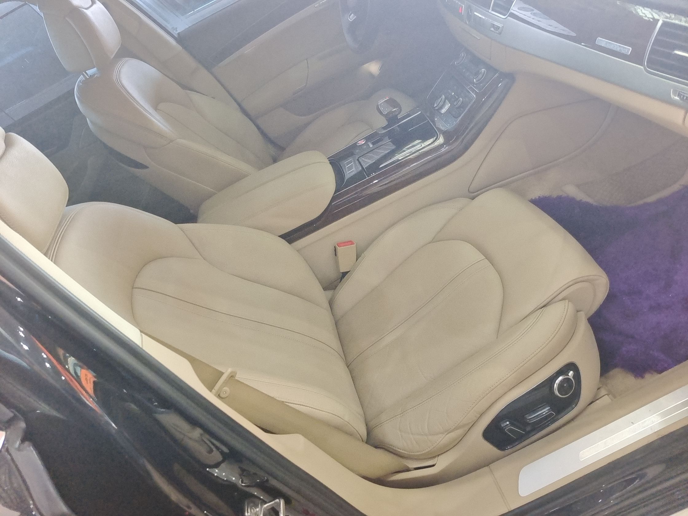 奥迪A8L 2012款 A8L 45 TFSI quattro舒适型(进口)