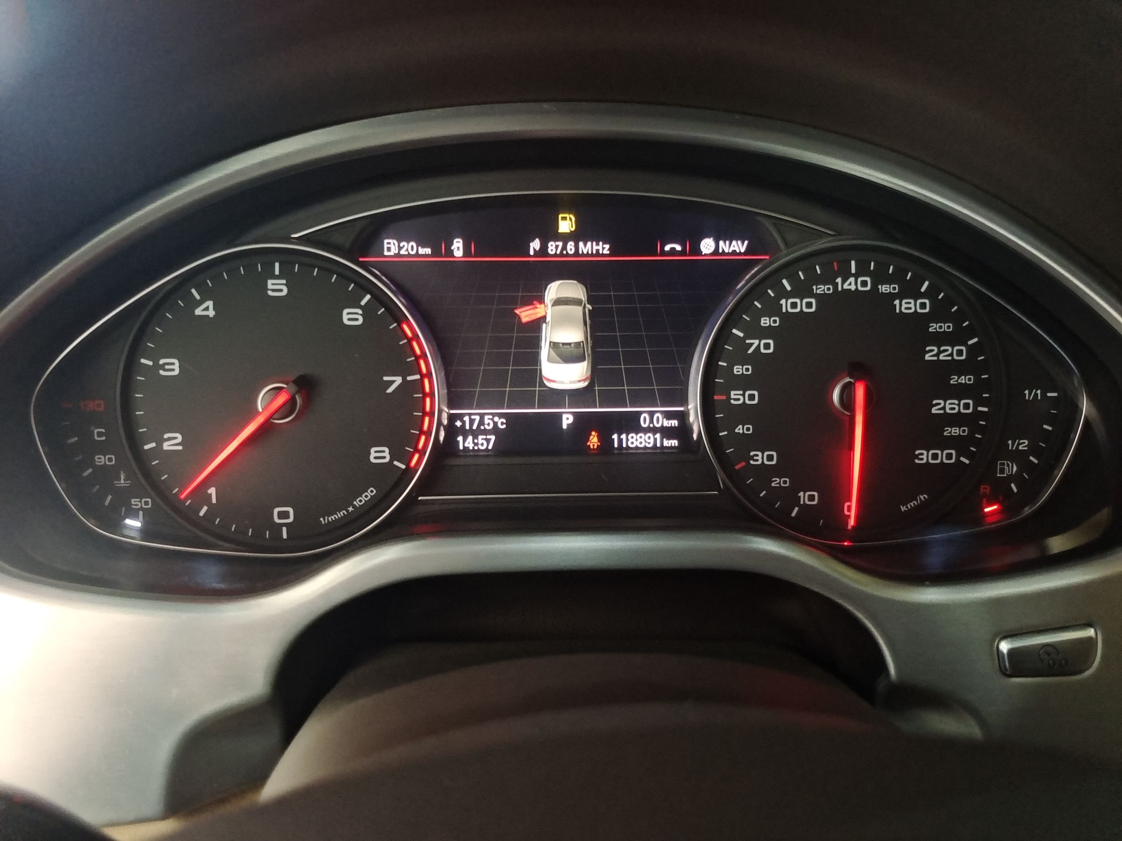 奥迪A8L 2012款 A8L 45 TFSI quattro舒适型(进口)