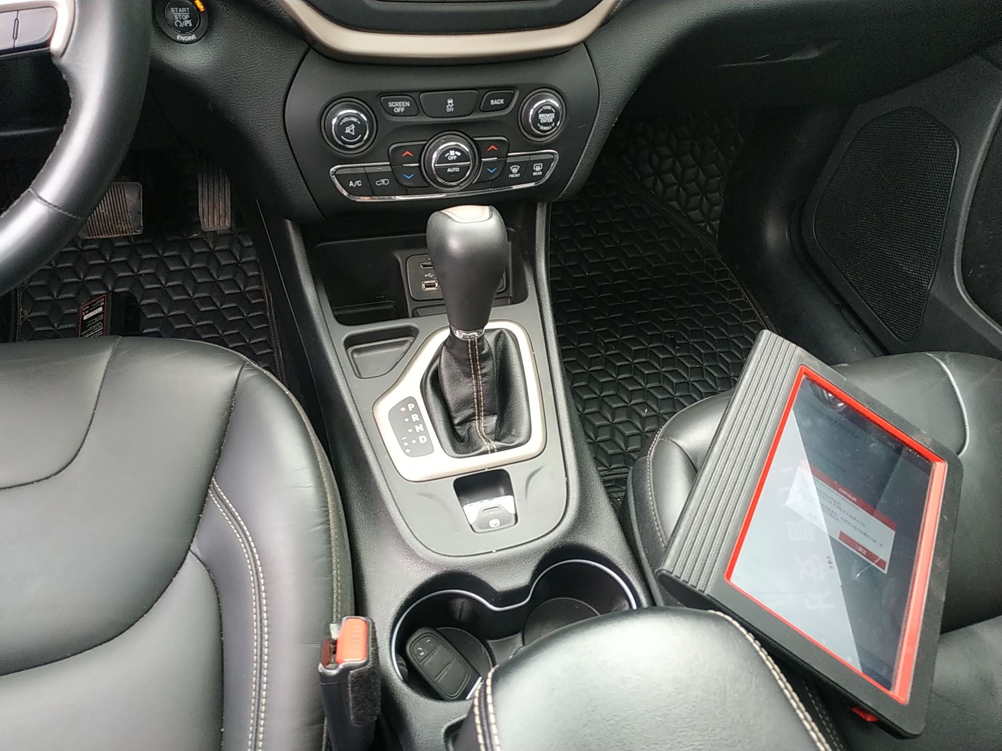 Jeep 自由光 2016款 2.0L 优越版