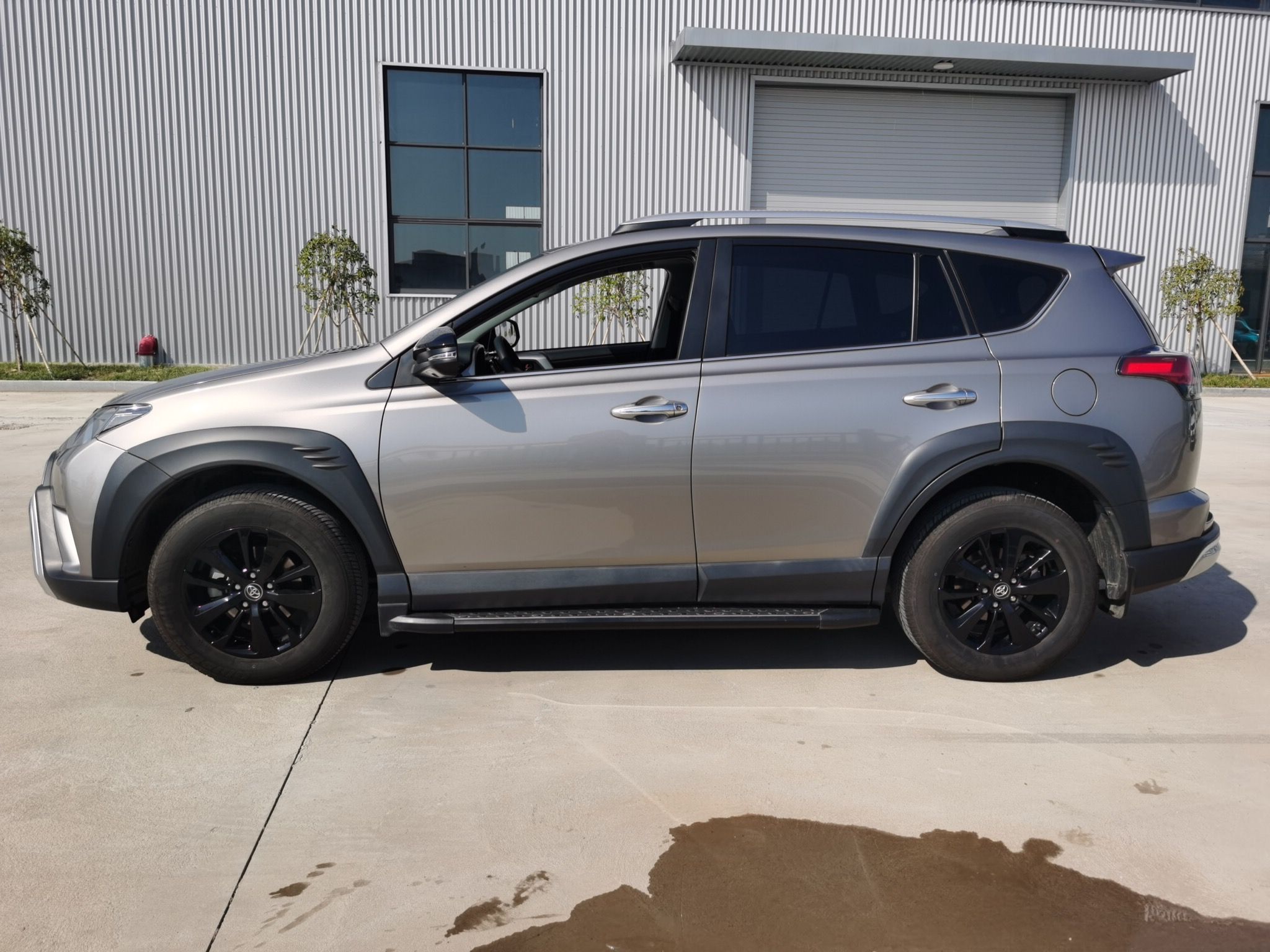 丰田 RAV4 2019款 2.0L CVT两驱风尚X限量版 国V