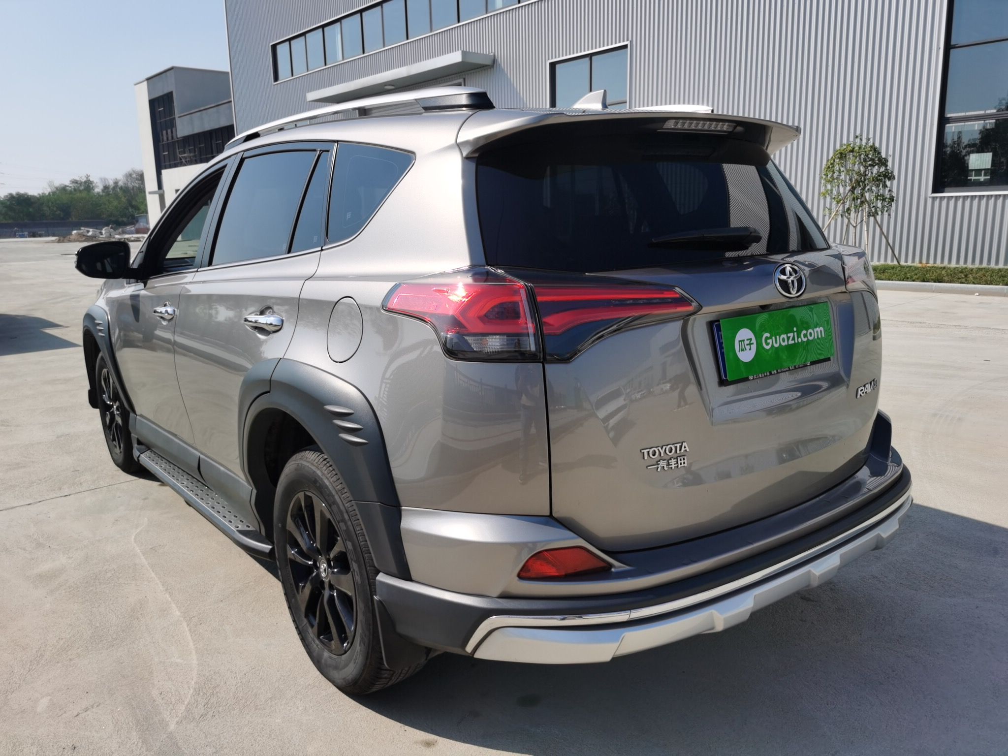 丰田 RAV4 2019款 2.0L CVT两驱风尚X限量版 国V