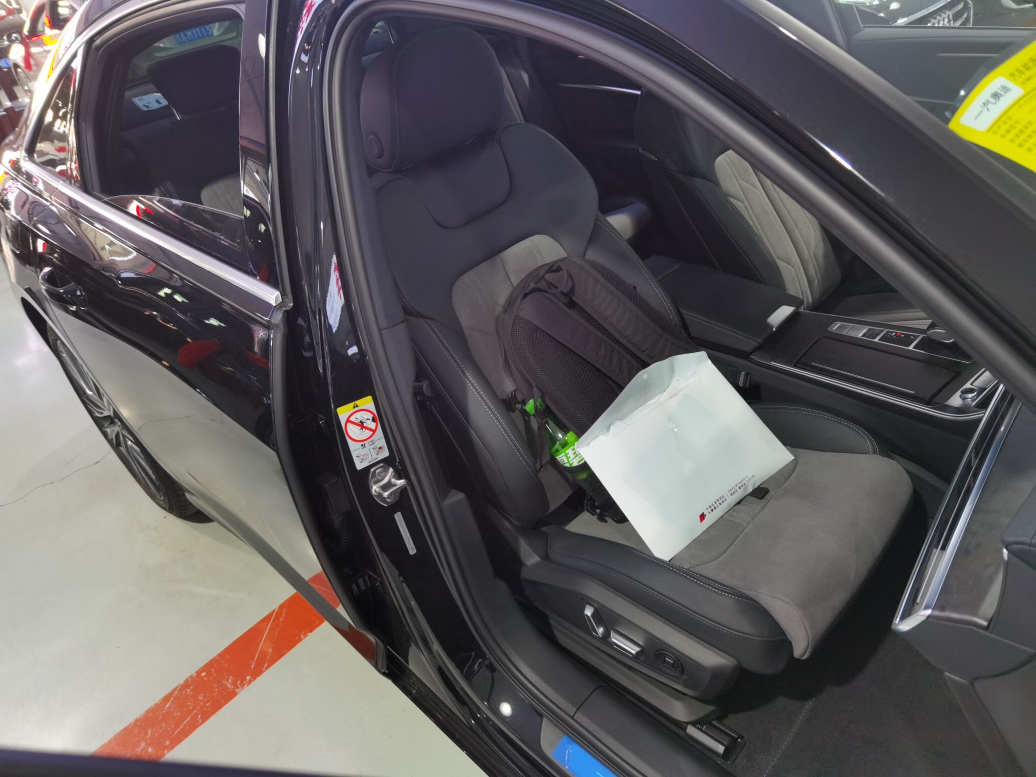 奥迪A6L 2023款 45 TFSI 臻选动感型