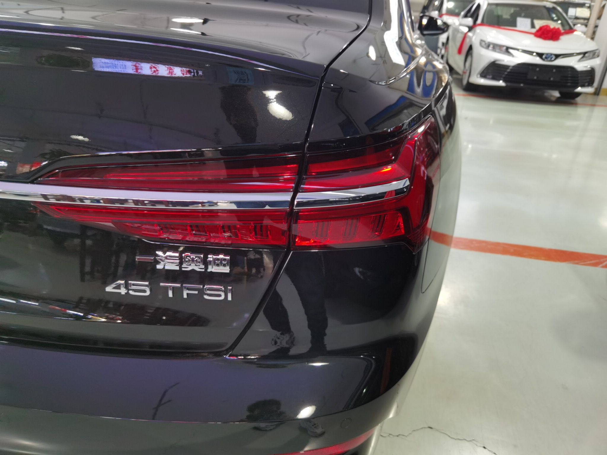 奥迪A6L 2023款 45 TFSI 臻选动感型