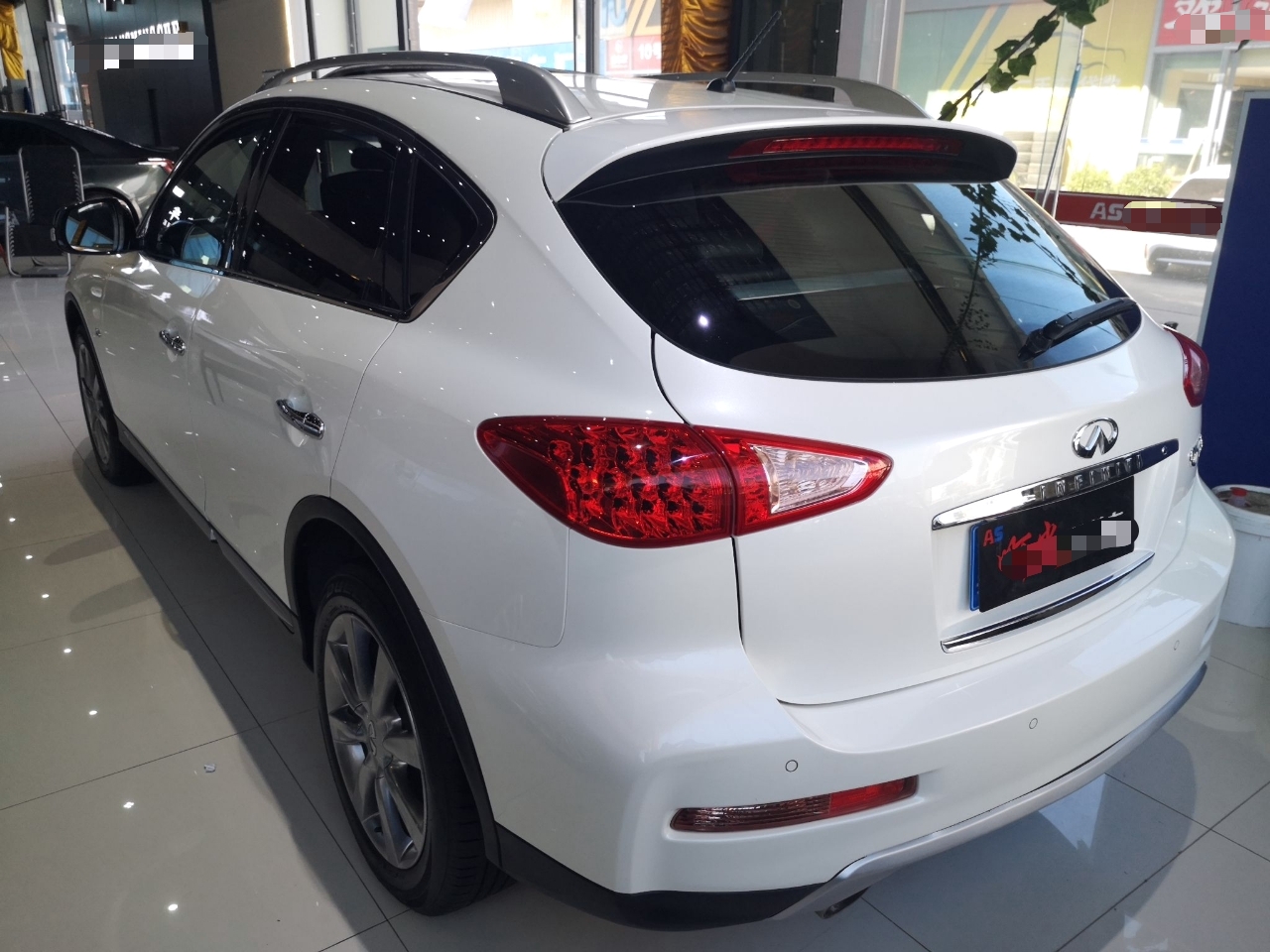 英菲尼迪QX50 2015款 2.5L 舒适版