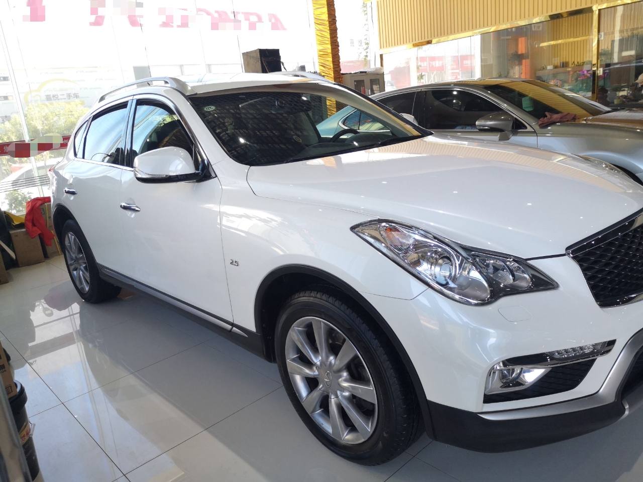 英菲尼迪QX50 2015款 2.5L 舒适版