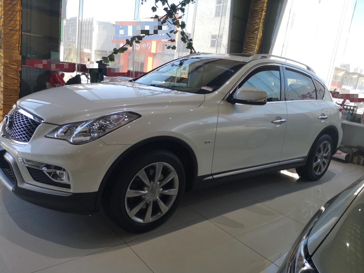 英菲尼迪QX50 2015款 2.5L 舒适版