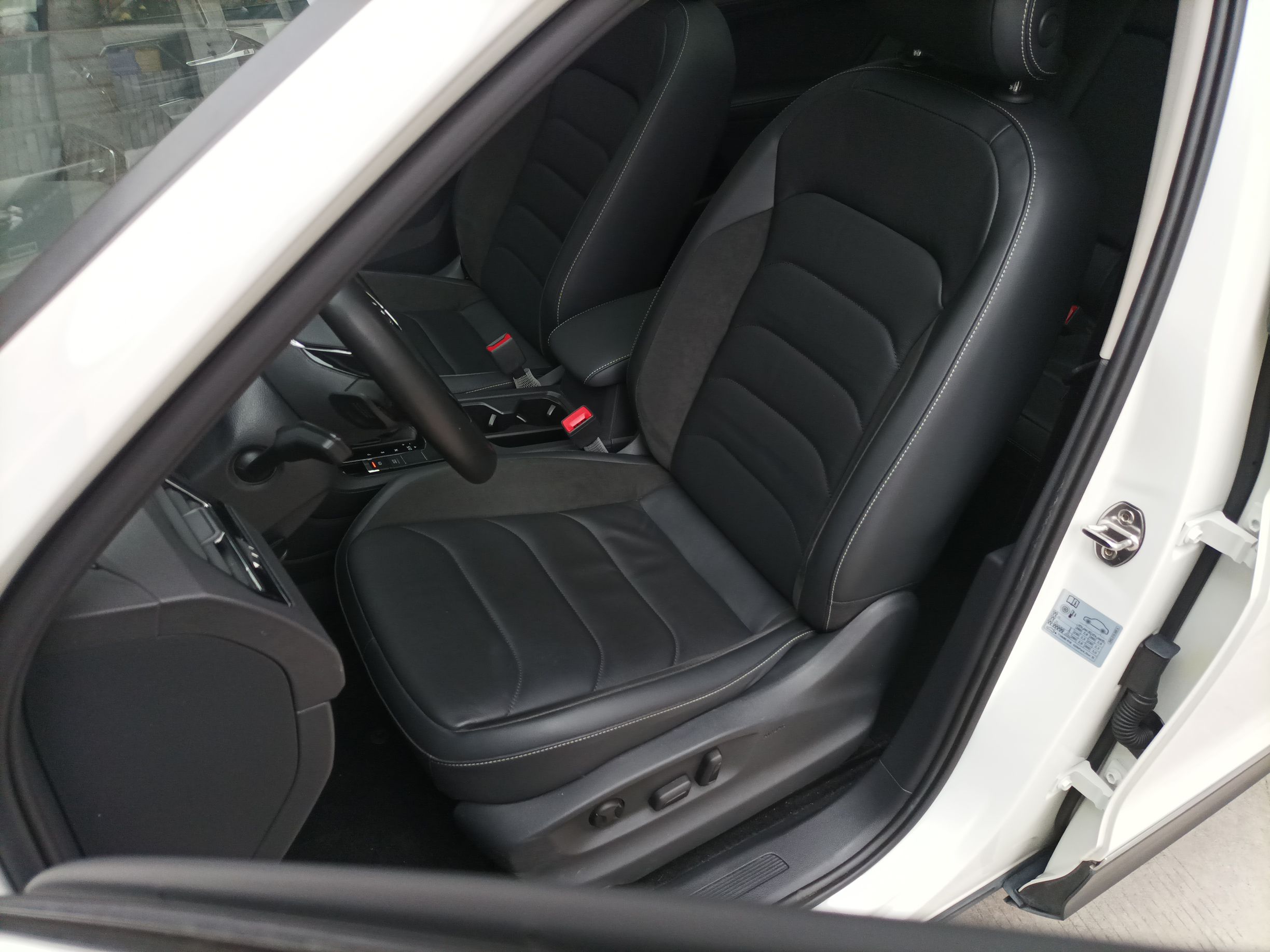 大众 途观L 2019款 330TSI 自动两驱智动豪华版 国VI