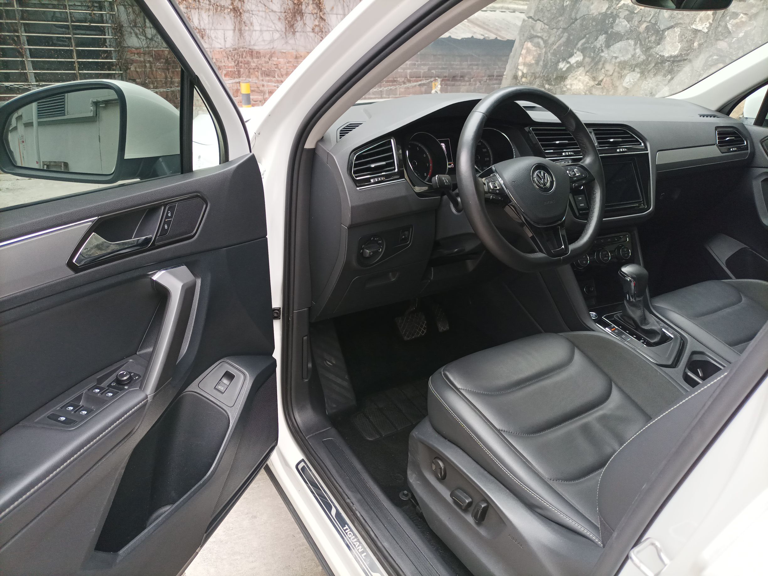 大众 途观L 2019款 330TSI 自动两驱智动豪华版 国VI