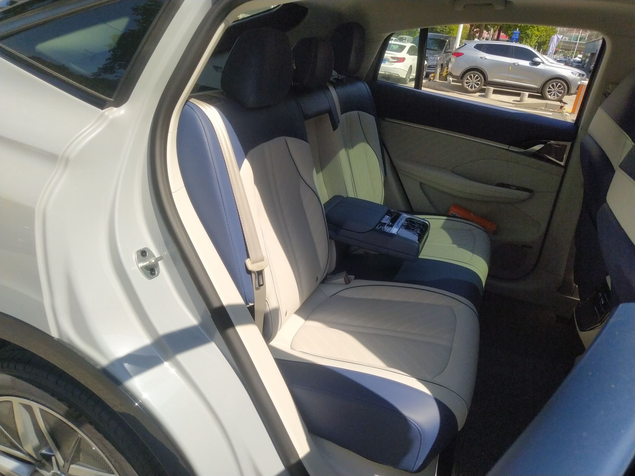 荣威 2022款 2.0T 蓝鲸版