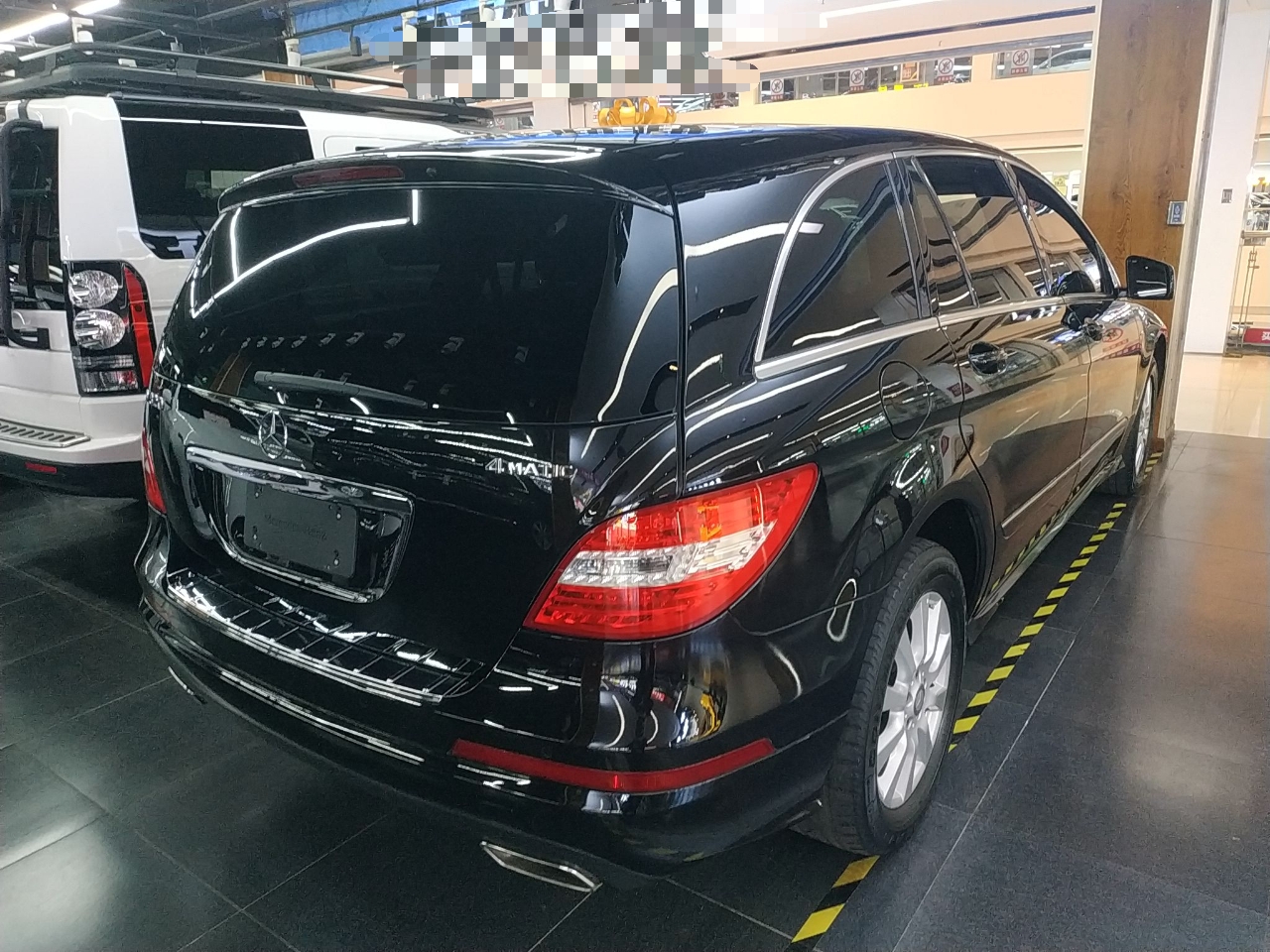 奔驰R级 2017款 R 320 4MATIC 商务型臻藏版(进口)