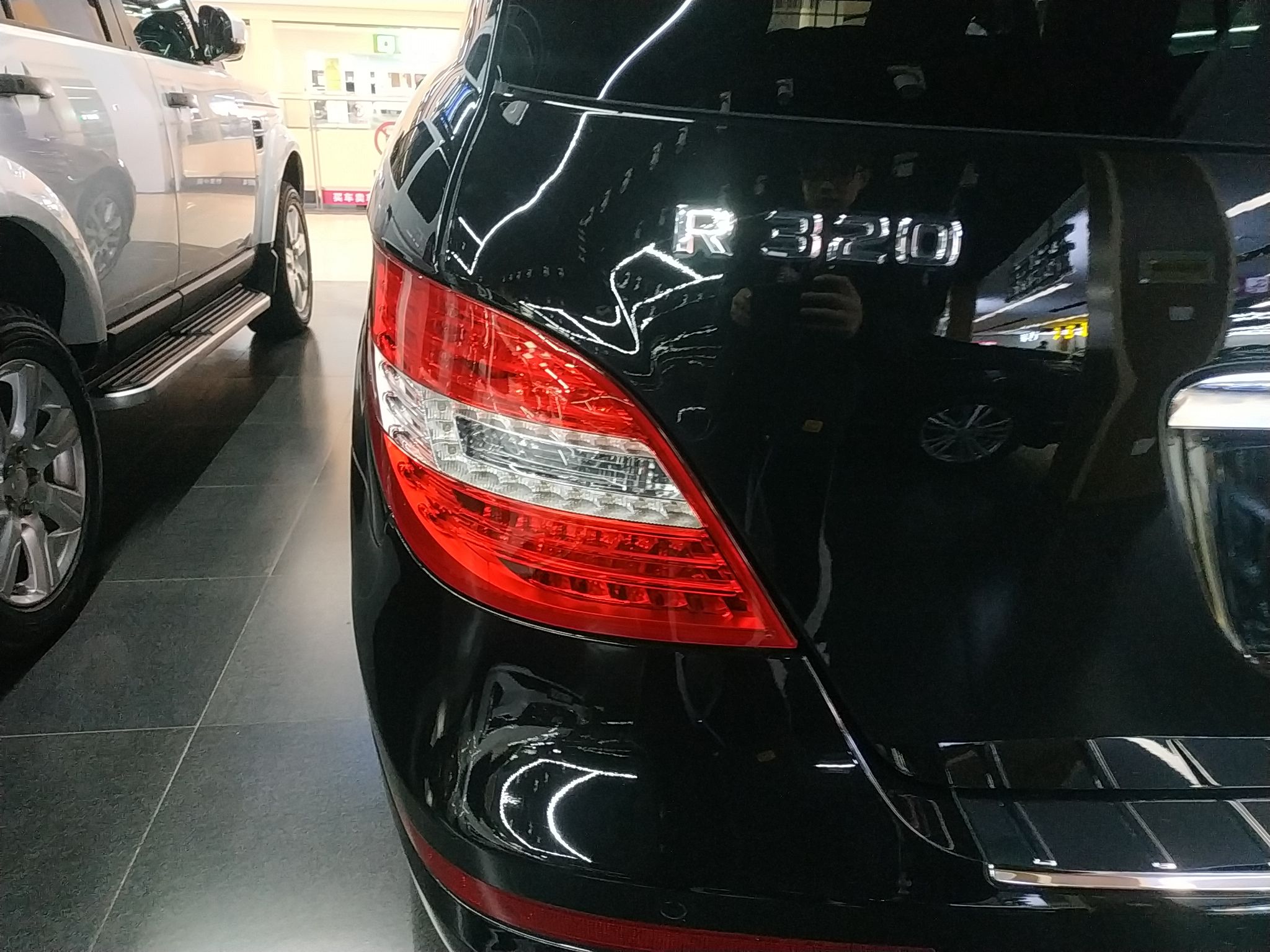 奔驰R级 2017款 R 320 4MATIC 商务型臻藏版(进口)