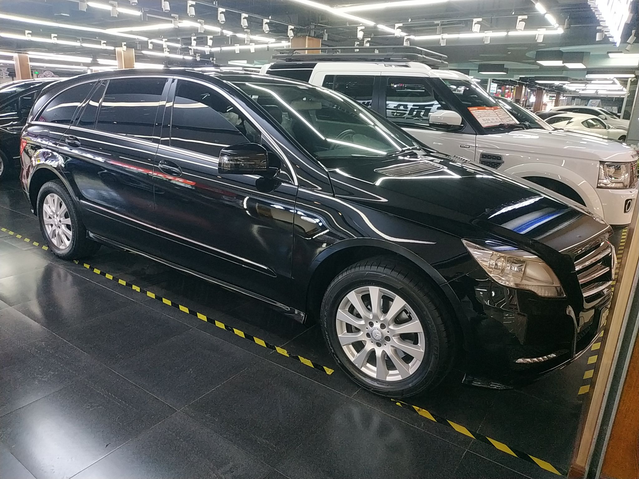 奔驰R级 2017款 R 320 4MATIC 商务型臻藏版(进口)