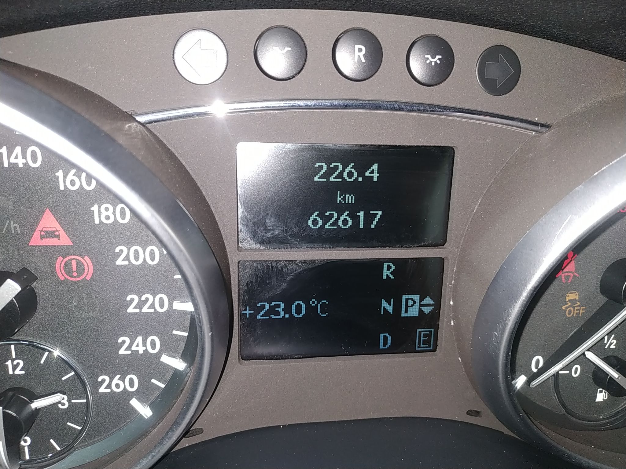 奔驰R级 2017款 R 320 4MATIC 商务型臻藏版(进口)