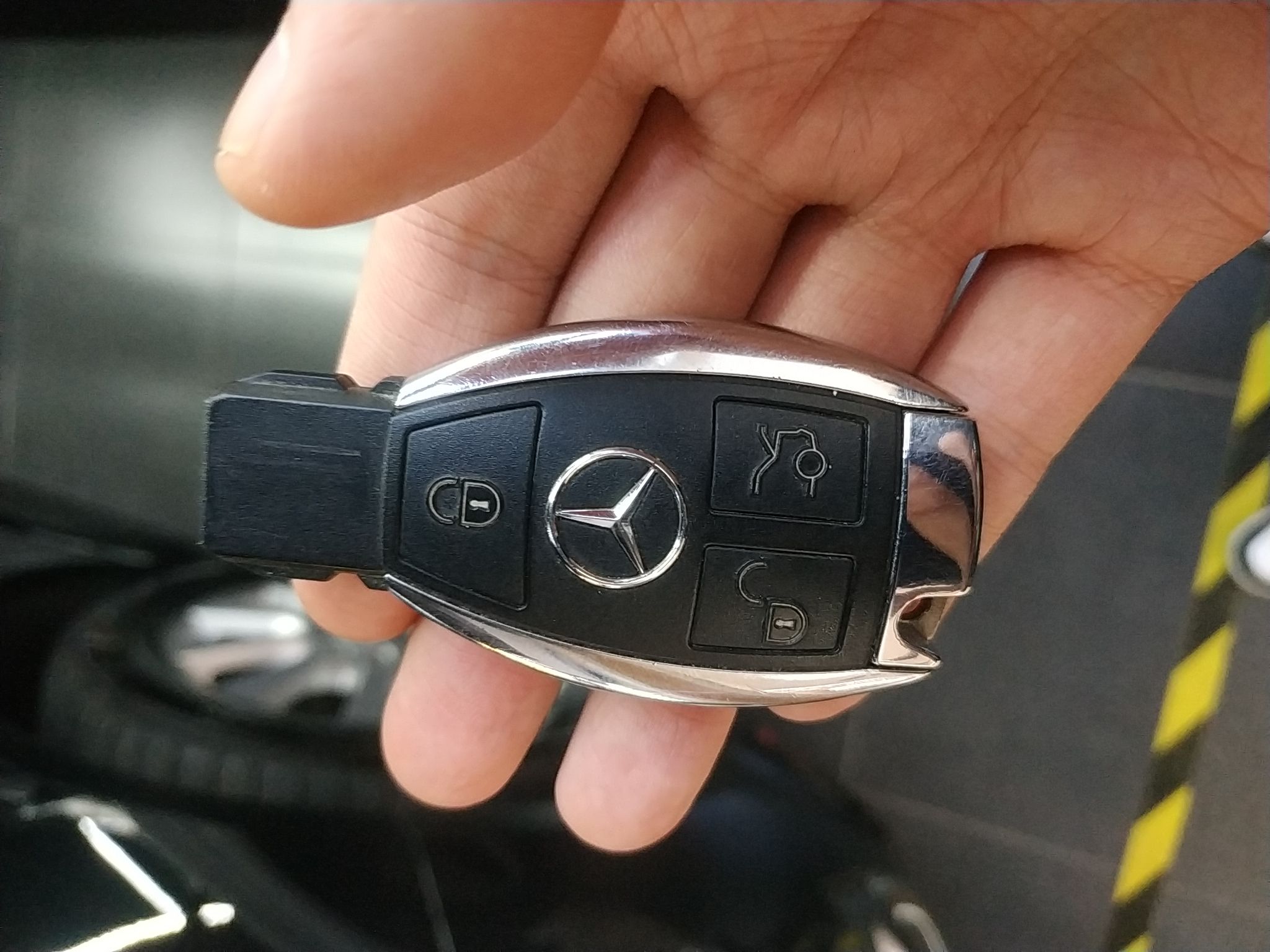 奔驰R级 2017款 R 320 4MATIC 商务型臻藏版(进口)