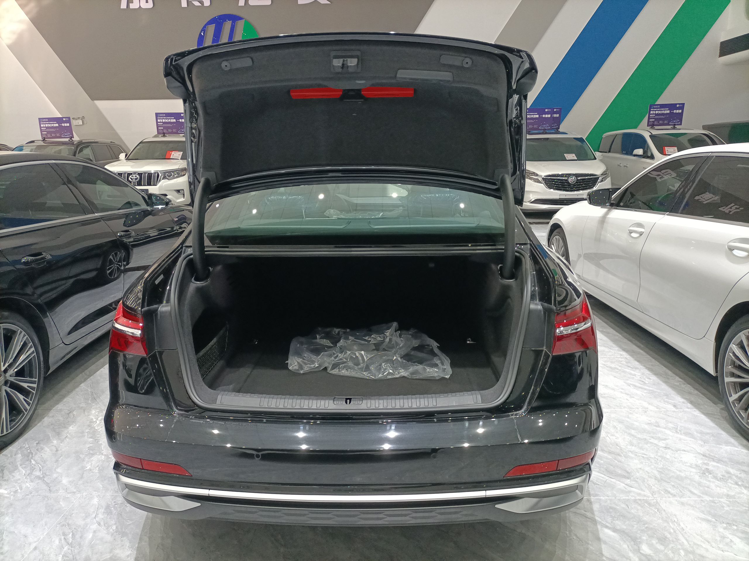 奥迪A6L 2023款 40 TFSI 豪华动感型