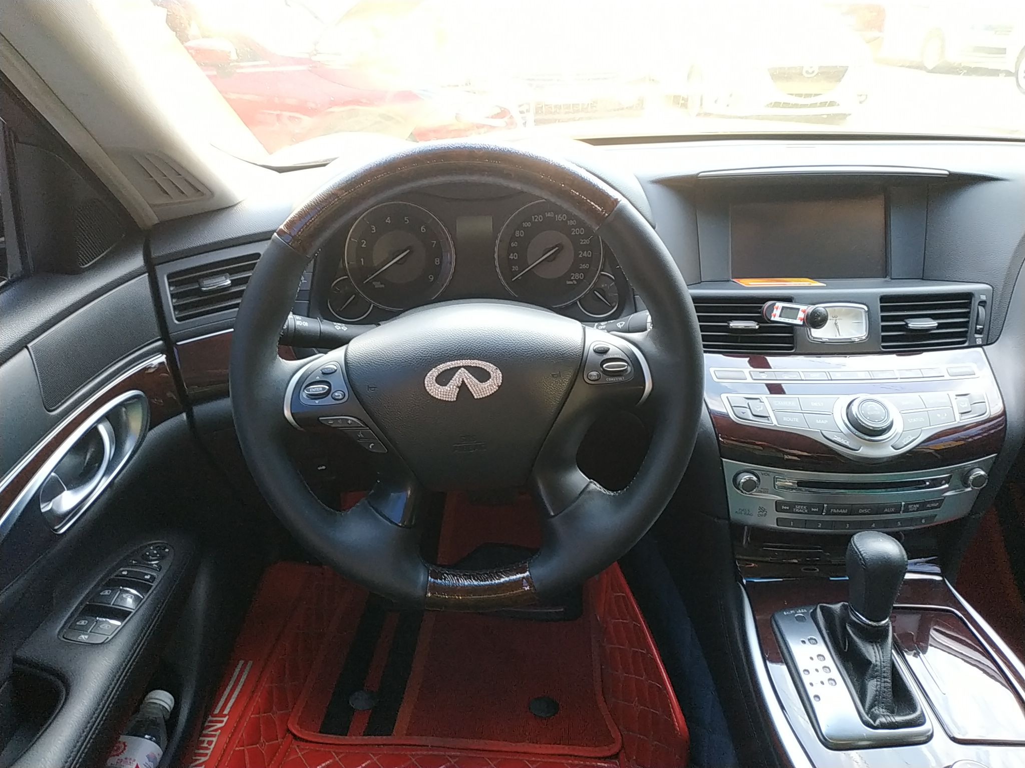 英菲尼迪Q70L 2019款 Q70L 2.0T 悦享版(进口)