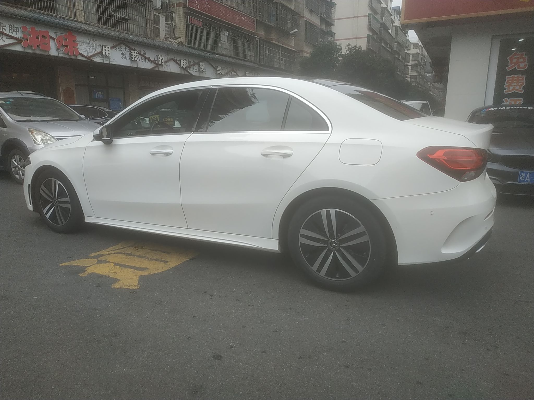 奔驰A级 2020款 A 180 L 运动轿车