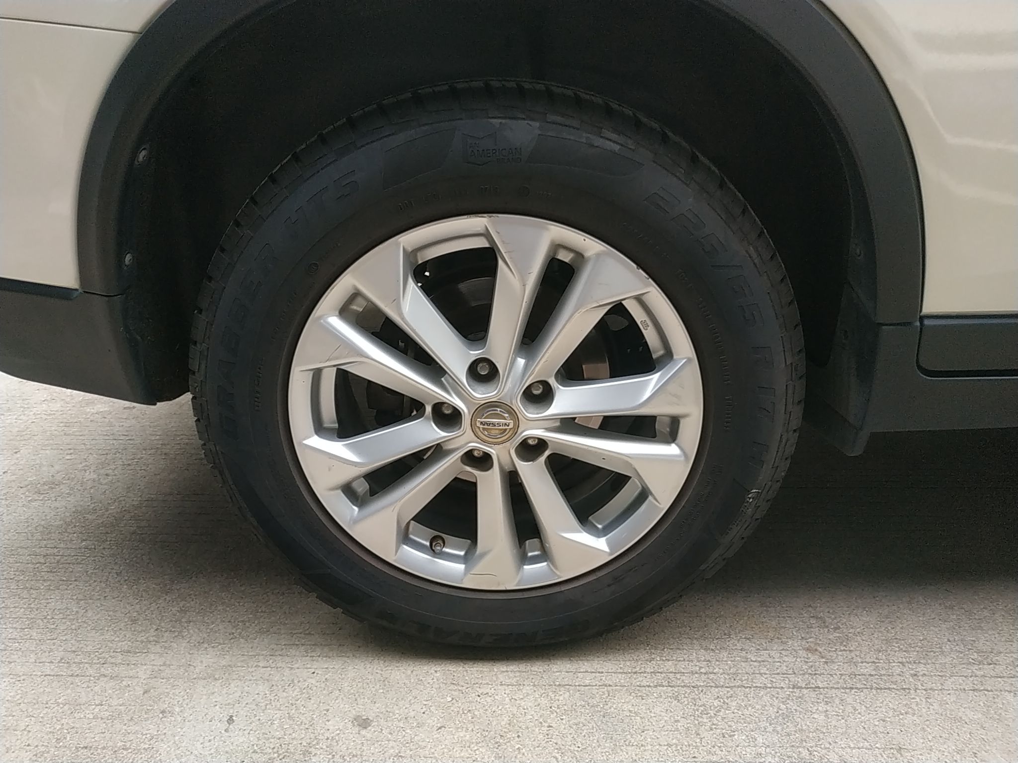 日产 奇骏 2014款 2.0L CVT舒适版 2WD