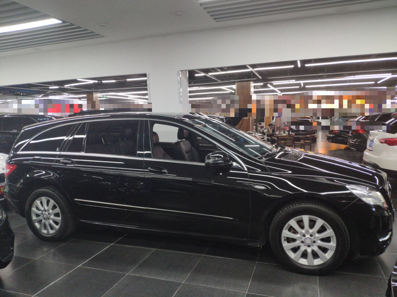 奔驰R级 2017款 R 320 4MATIC 商务型臻藏版(进口)