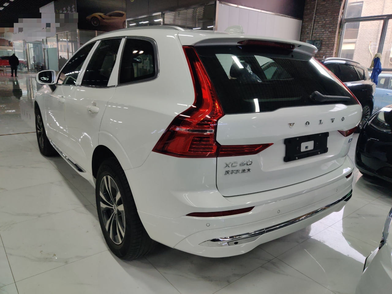 沃尔沃XC60 2023款 B5 四驱智逸豪华版