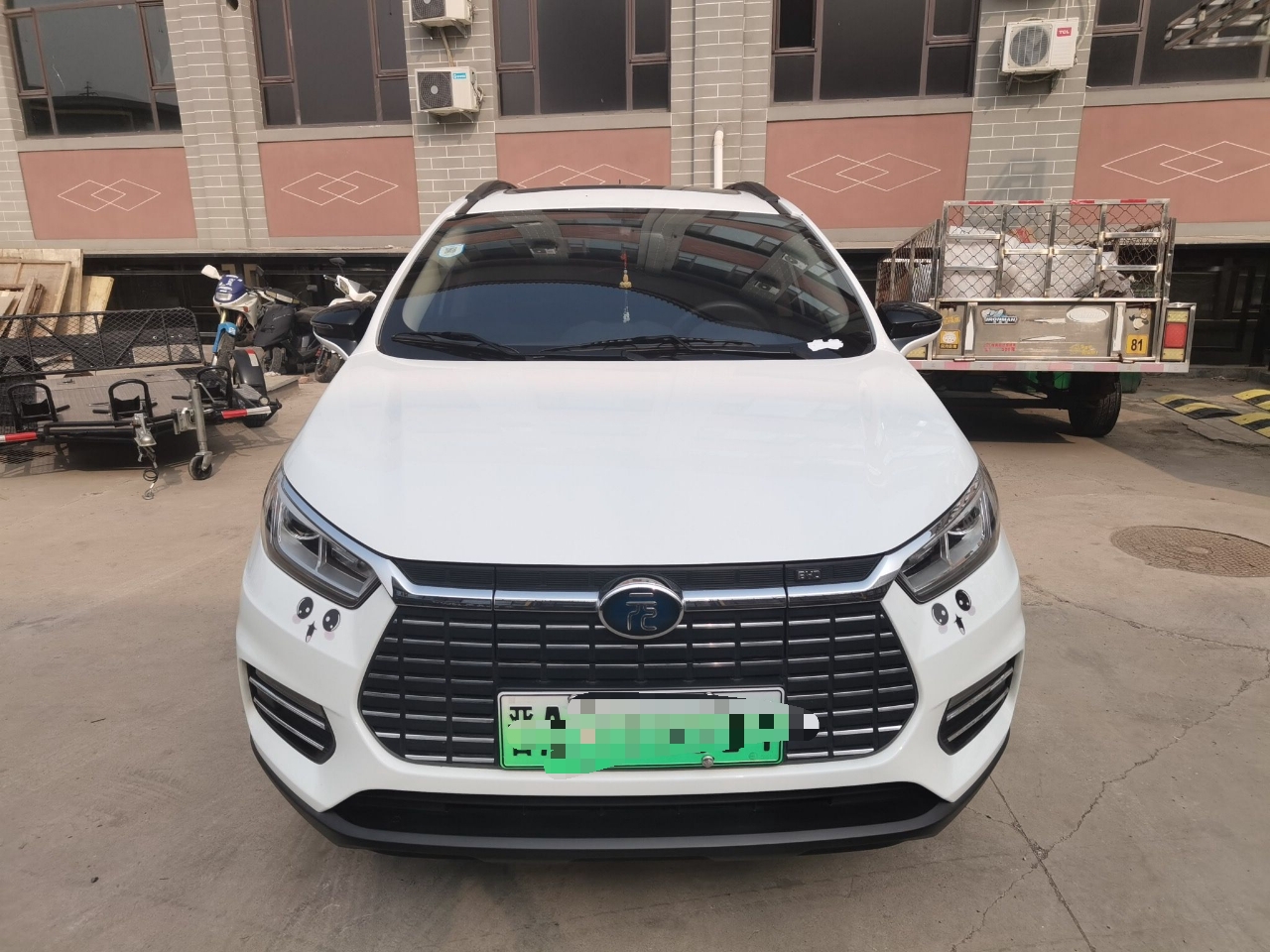 比亚迪 元新能源 2019款 EV360 智联领尚型