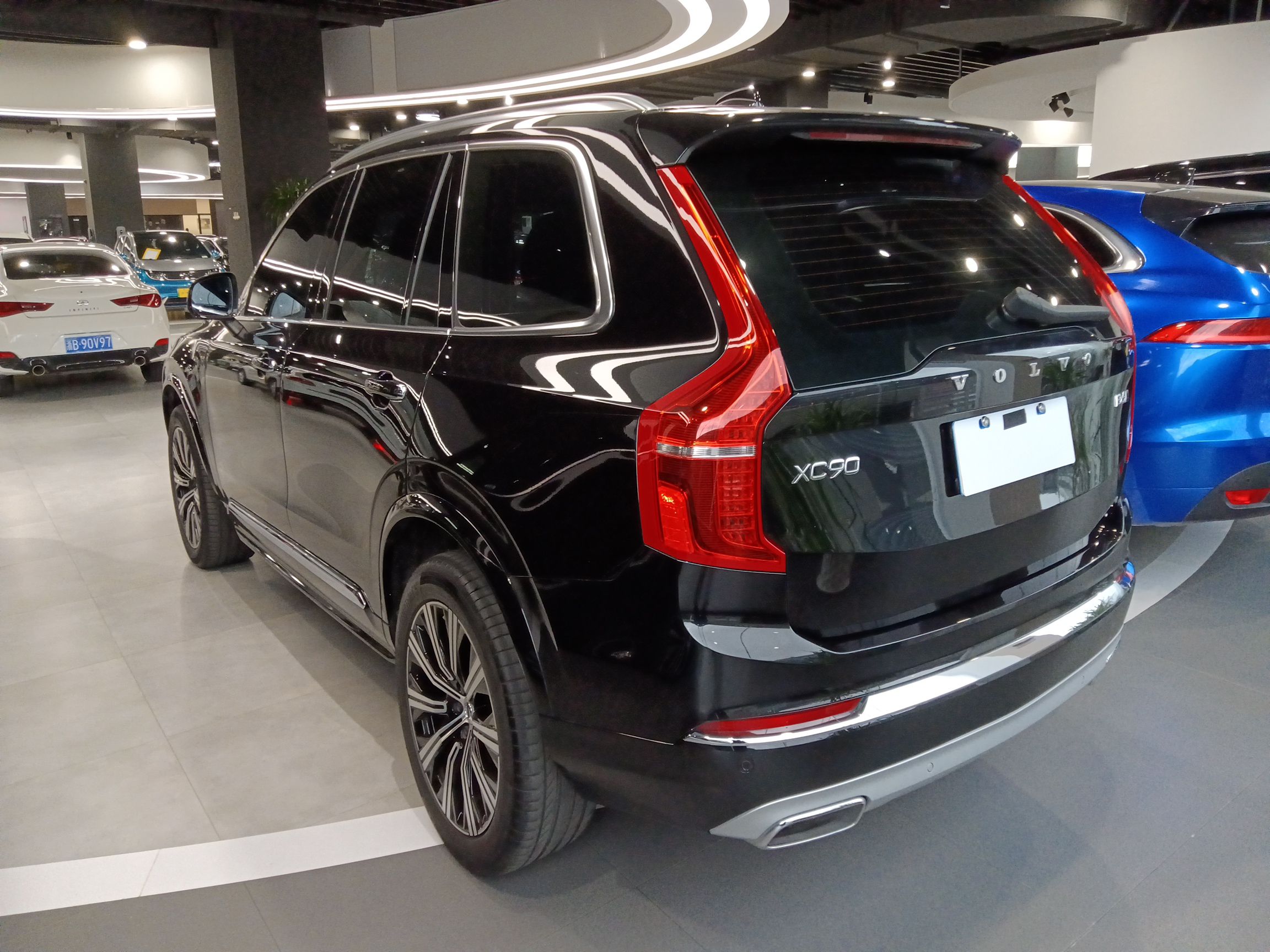 沃尔沃XC90 2021款 B6 智逸豪华版 7座(进口)