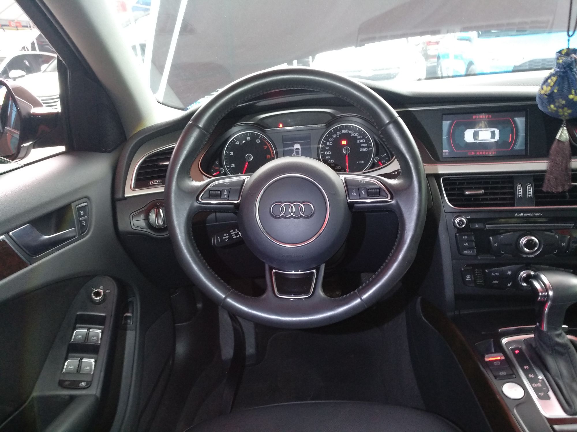 奥迪A4L 2013款 35 TFSI 自动舒适型