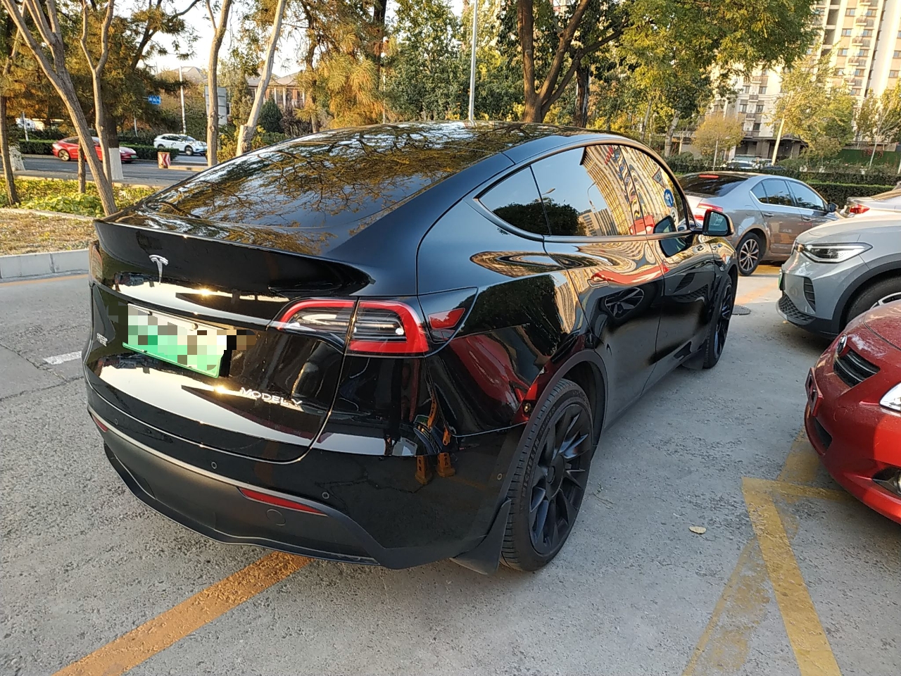 特斯拉 Model Y 2021款 长续航全轮驱动版