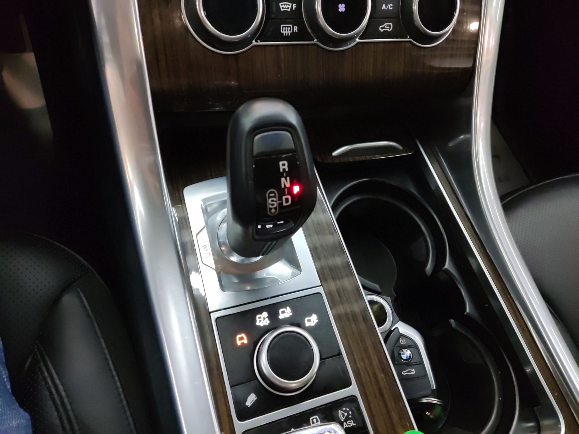 路虎 揽胜运动版 2014款 3.0 V6 SC HSE(进口)