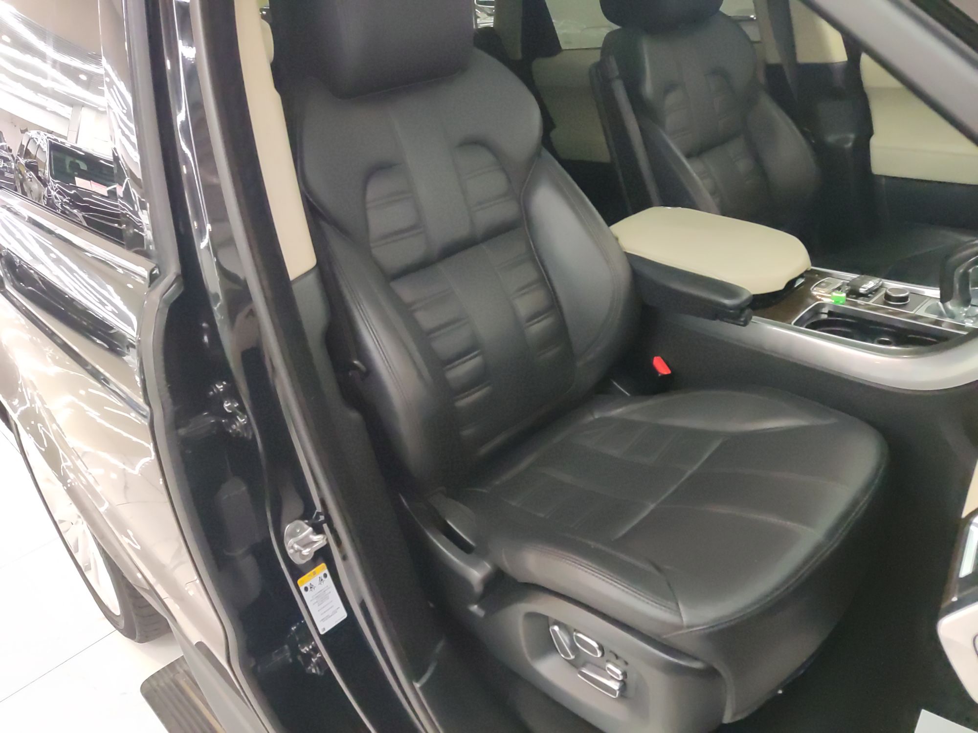 路虎 揽胜运动版 2014款 3.0 V6 SC HSE(进口)