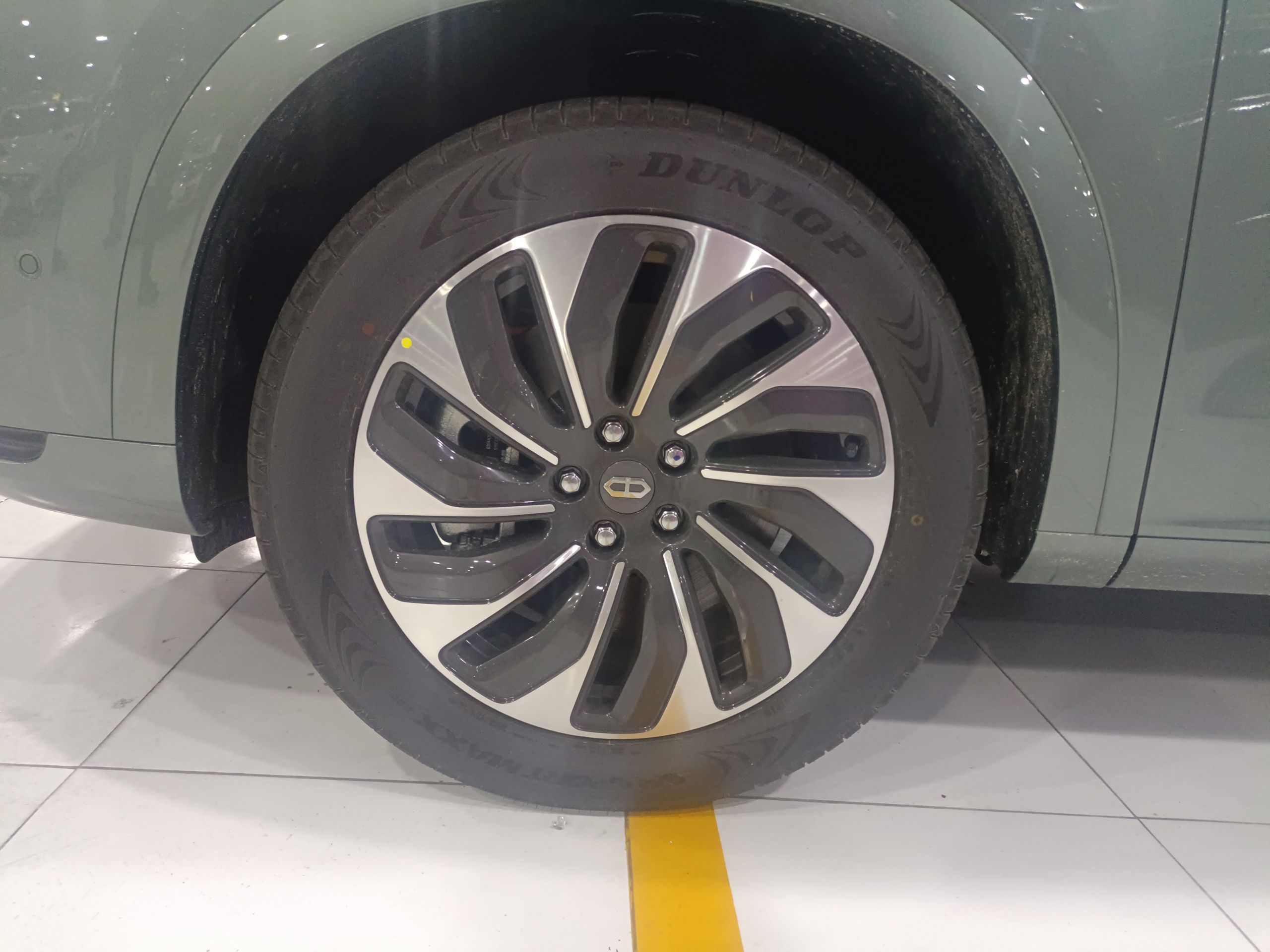 AITO 问界M7 2022款 1.5T 增程式 两驱舒适版