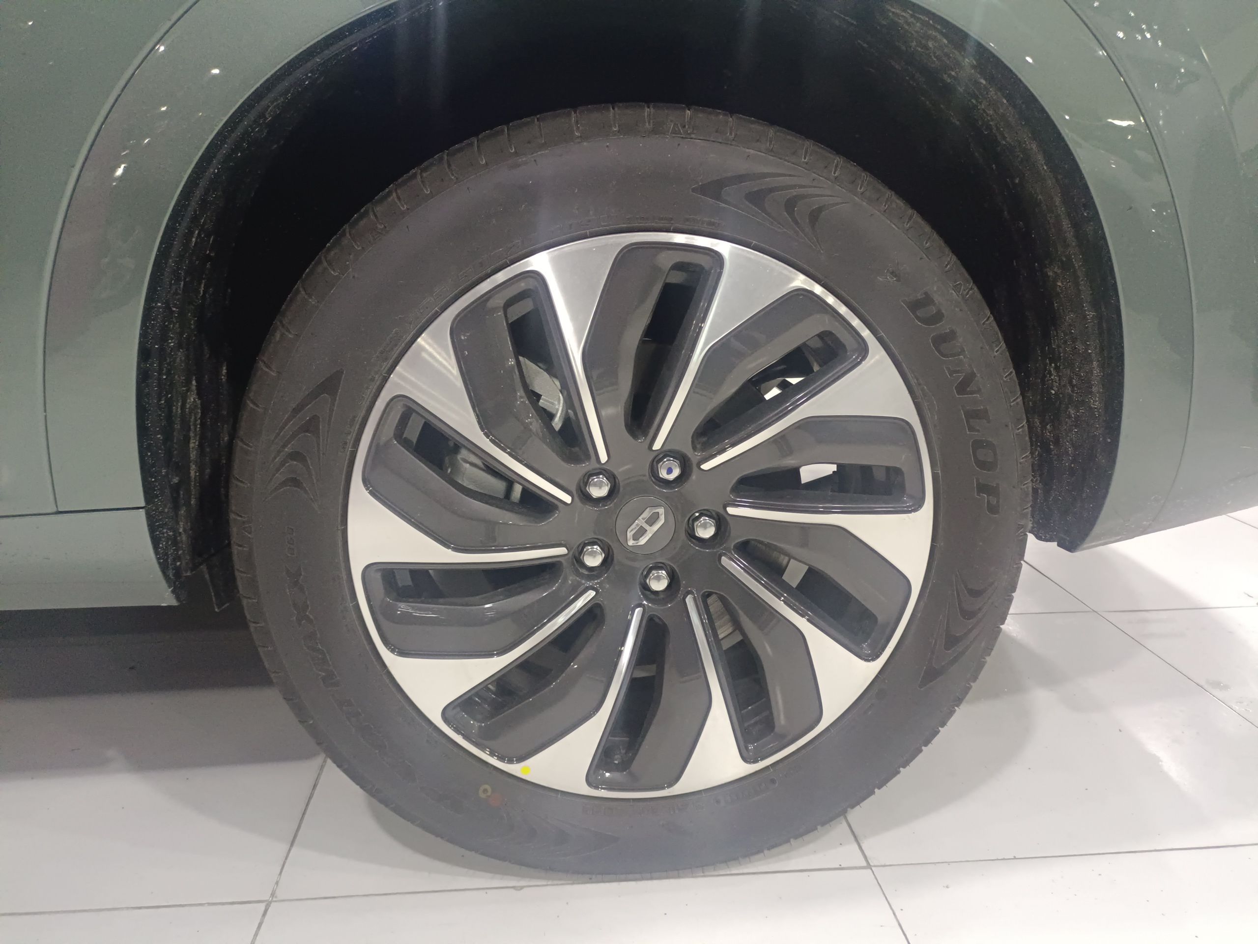 AITO 问界M7 2022款 1.5T 增程式 两驱舒适版